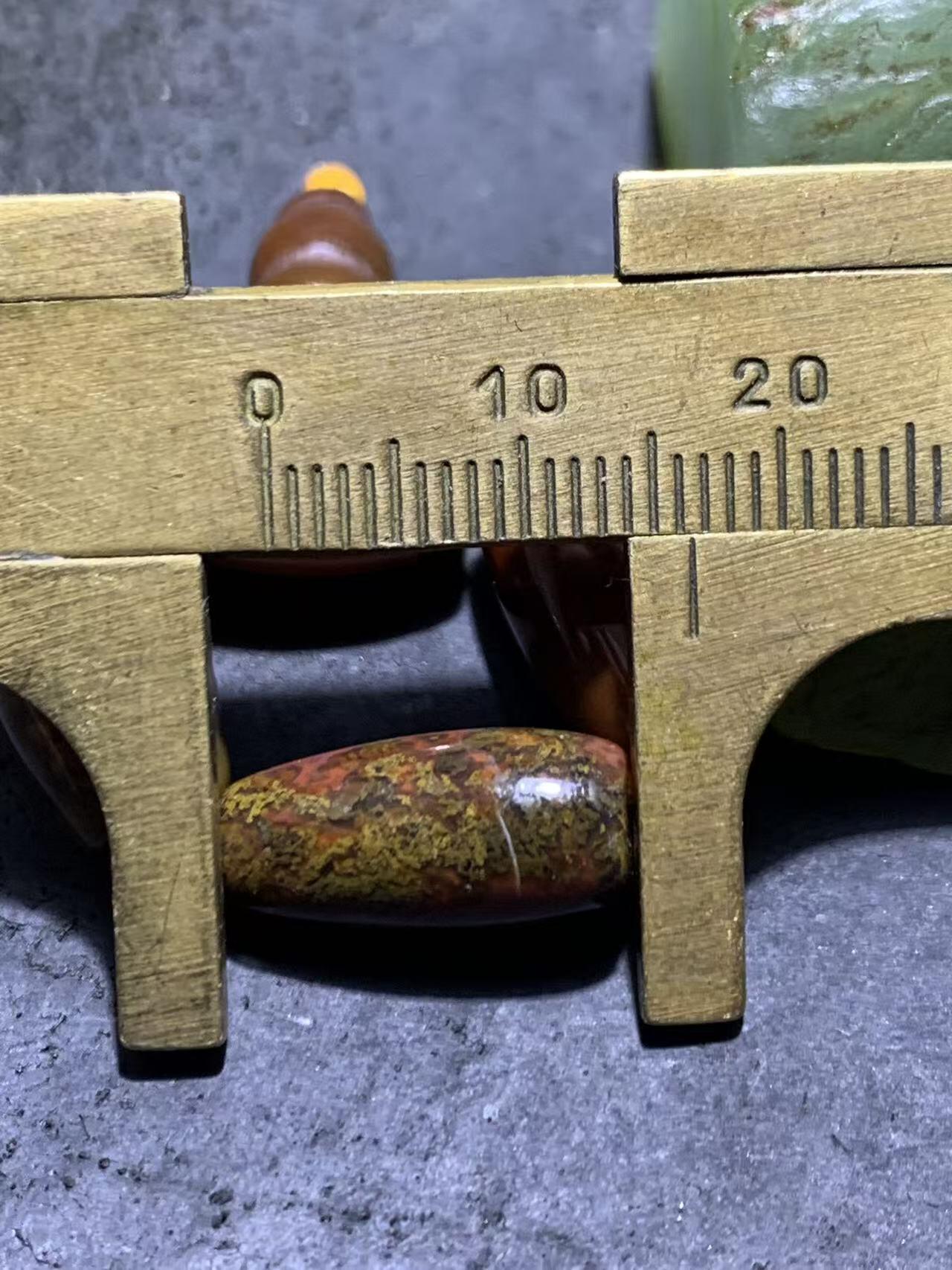 战国红玛瑙配饰一套，。