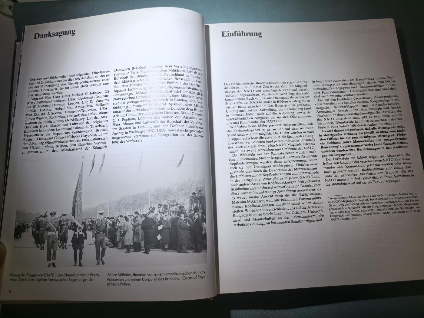 盛世勋华——号角文化勋章邮票专场拍卖第295期 北约各国军队制服徽章 大量手绘图示 极好的工具书 210页