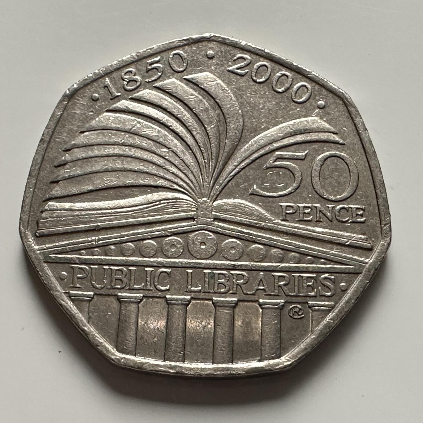 🌹外币初藏🌹🐯2025年第144场  每周二四六晚8️⃣点 接代拍 英国2000年50便士 纪念币 a