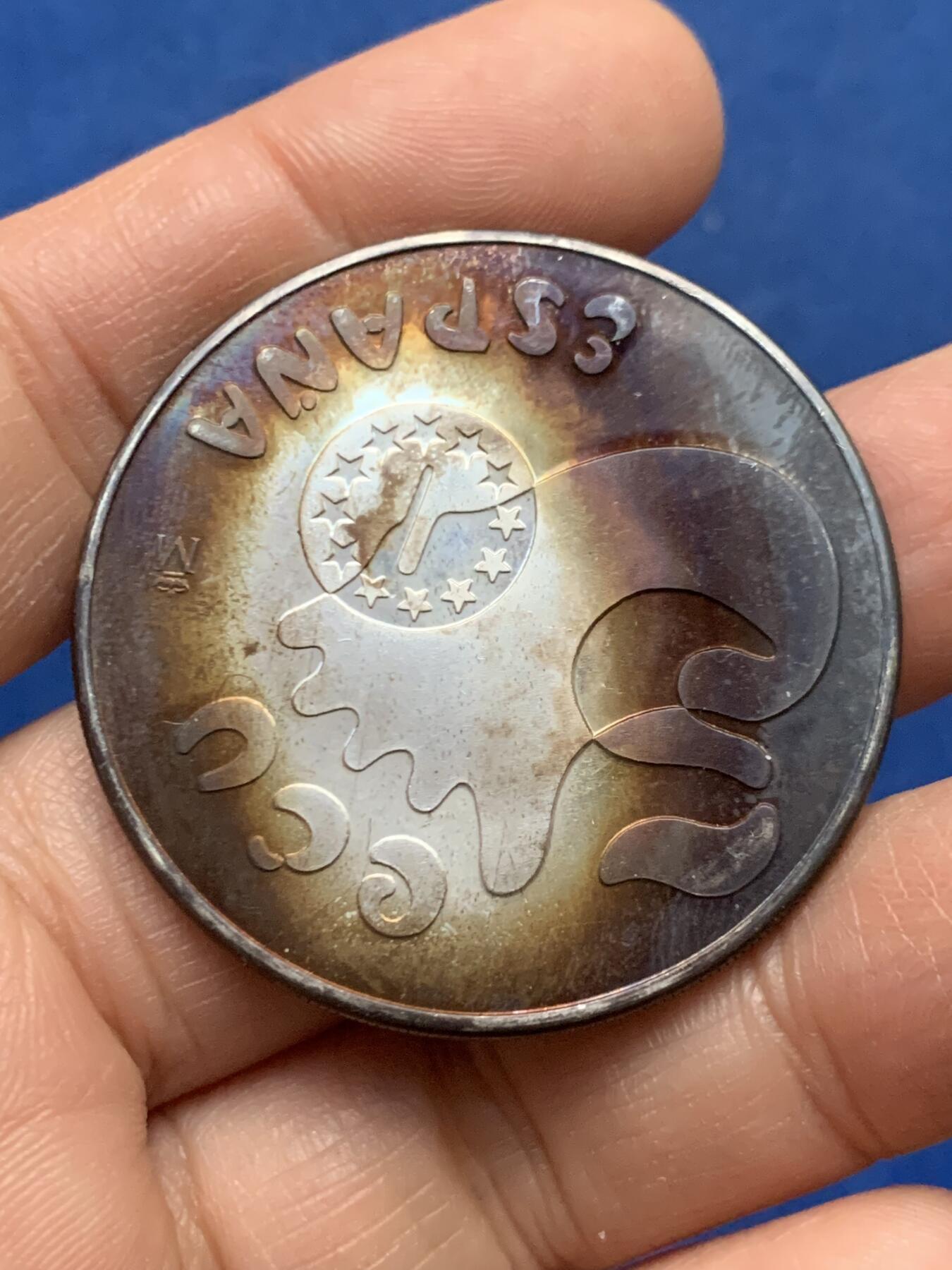 《竞宝斋》第450场 周日，周一，周二  3场连拍 （全场包邮，欢迎送拍） 西班牙1990年卡斯蒂利亚的阿方索十世5ECU银币 幻想币 霓虹包浆 扑克牌骑士 细节丰富 925银 33.55克