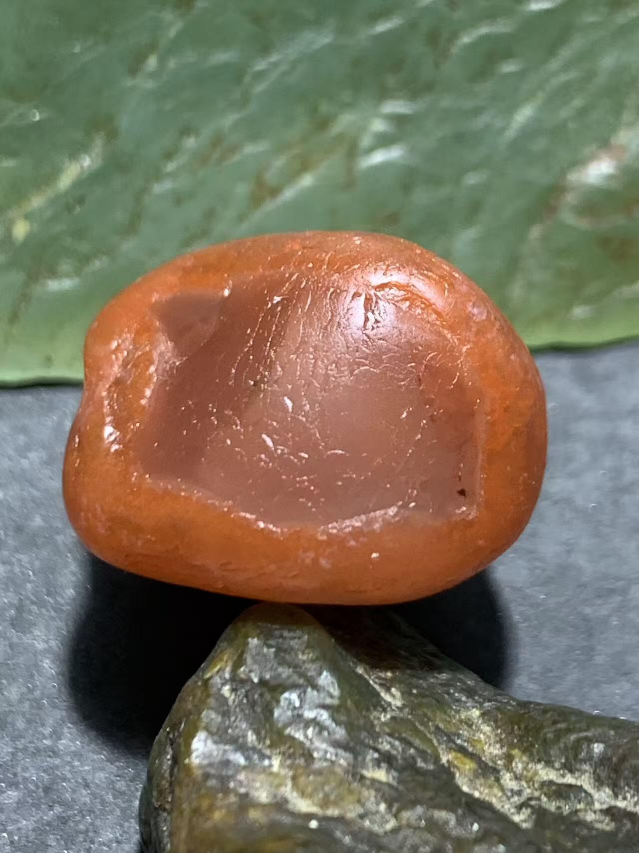 精美荔枝冻柿子红水冲籽川料南红玛瑙原石一颗