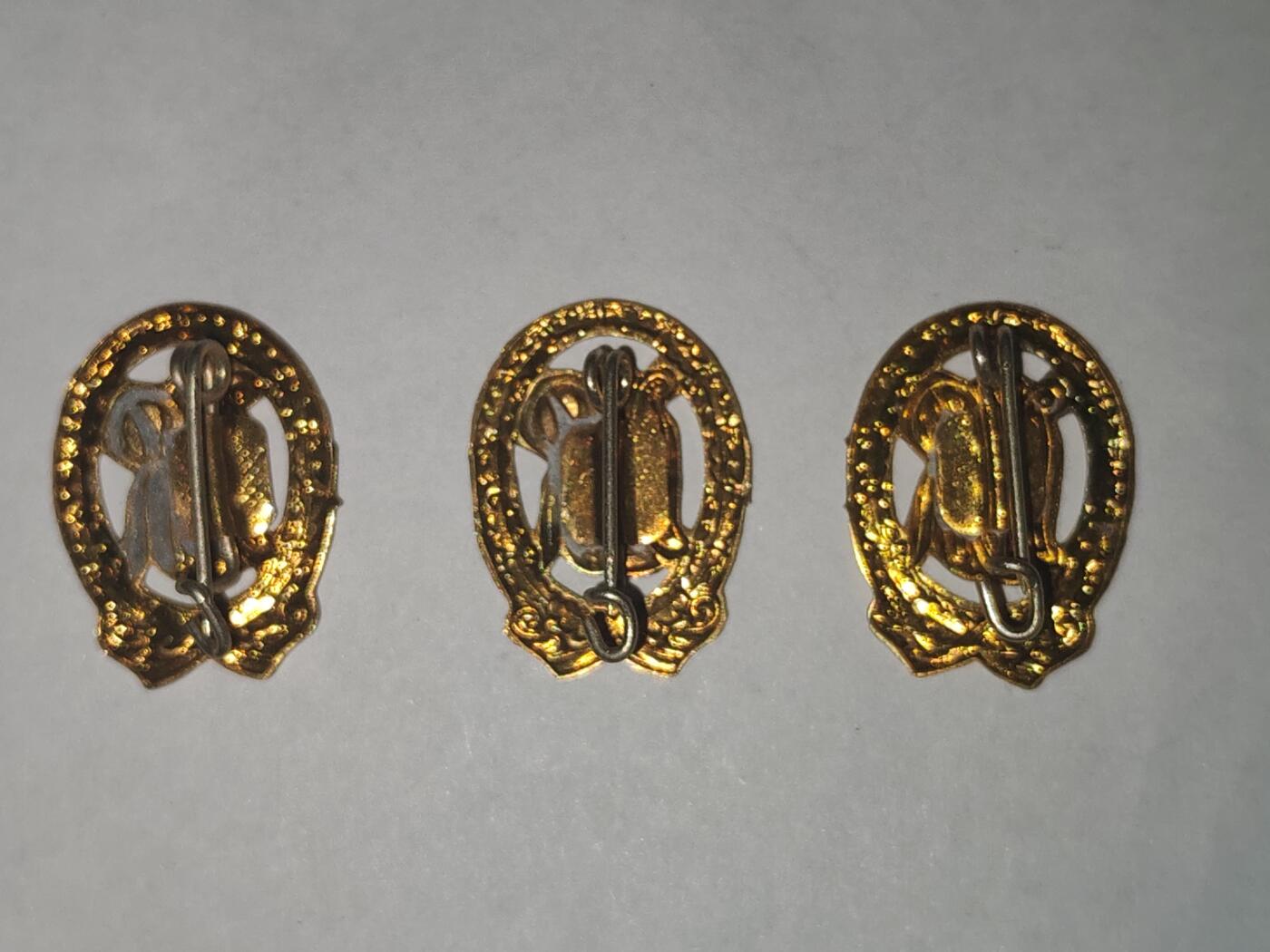 韵星假日拍卖第三十三期 -- Rimey Holidays Auction 33 民主德国金级体育技能证章mini一组