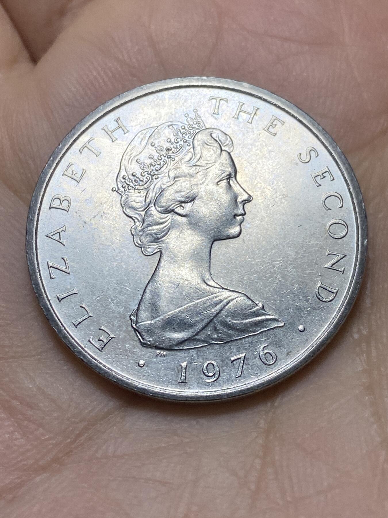 2025年第一百四十四场(总第一百七十场）品种丰富英国一线回流散币年末特拍场第一场(免佣金) 英属马恩岛🇮🇲1976年10便士(伊丽莎白二世中年花冠，十进制第二套第一版，带有普乔伊厂PM标版本，首发年)