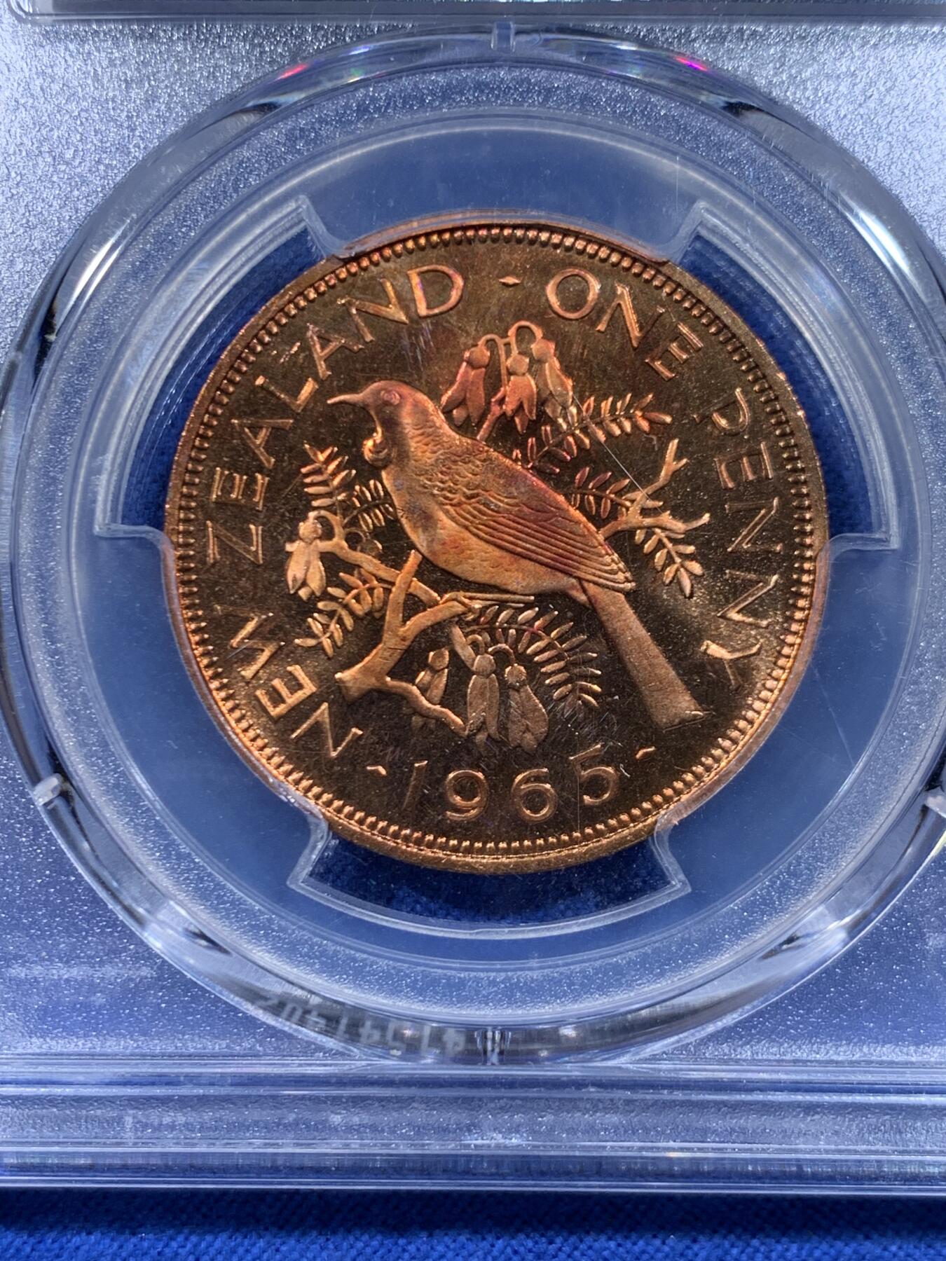 《竞宝斋》第450场 周日，周一，周二  3场连拍 （全场包邮，欢迎送拍） PCGS SP65RD 新西兰1965年1便士样币 SP版别极少见