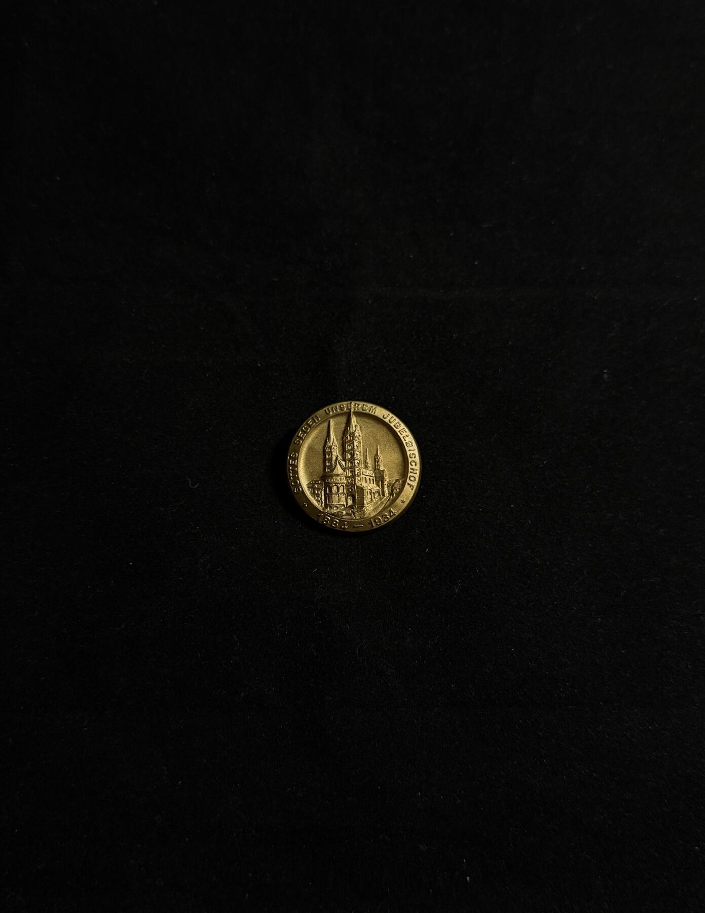 欢庆元旦！戎马世界章牌大赏第109期元旦大拍 德国二战科隆教区证章