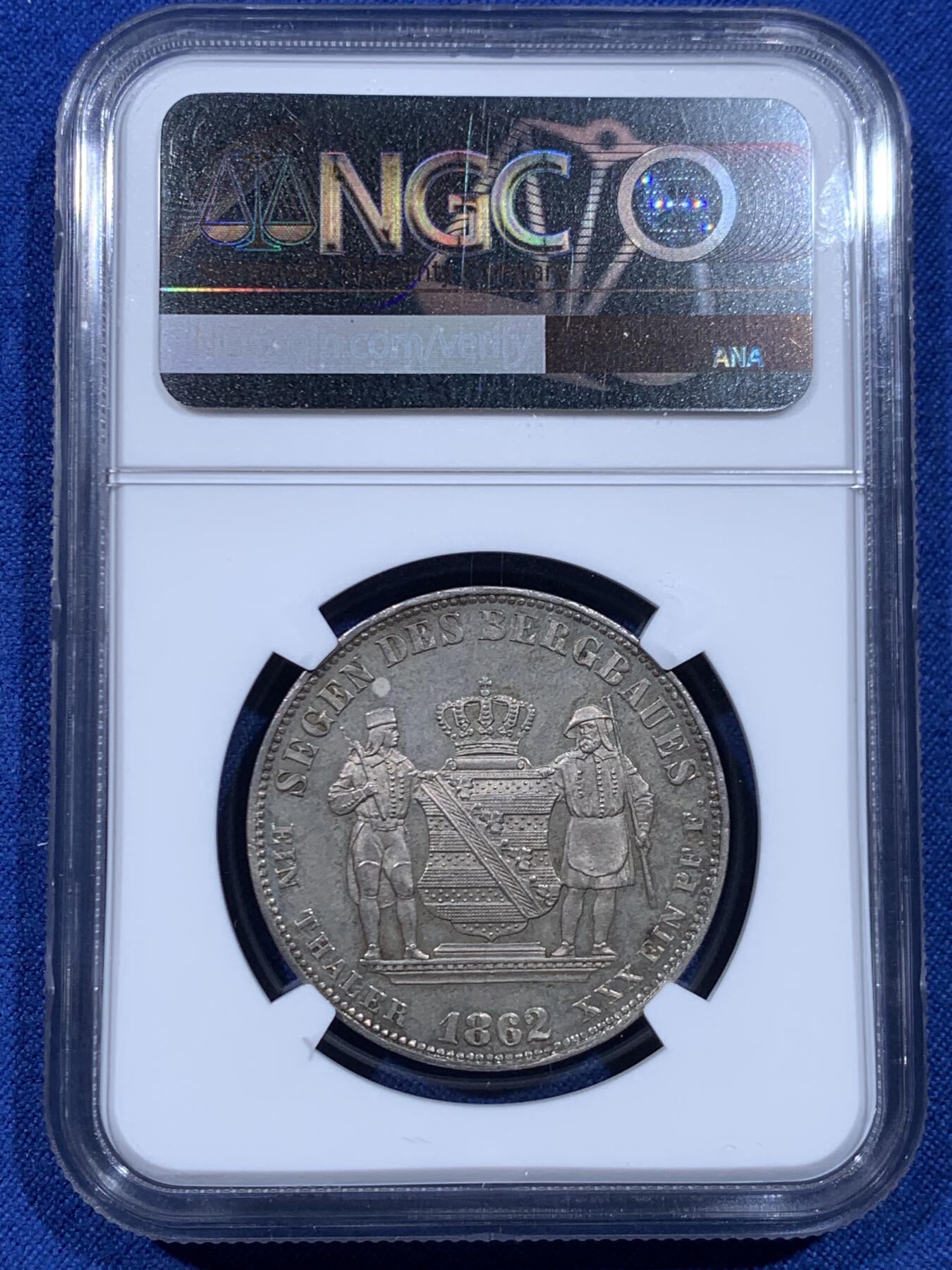 《竞宝斋》第450场 周日，周一，周二  3场连拍 （全场包邮，欢迎送拍） 唯一冠军分 NGC MS65 德国 1862年 萨克森王国 约翰一世 泰勒银币  14.5万的发行量 这个状态确实不可错过