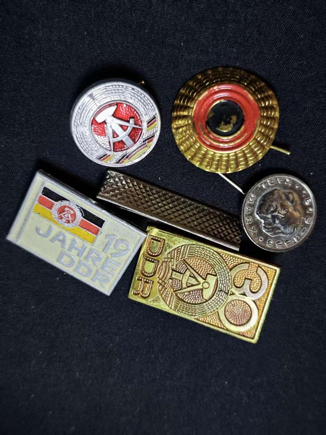 罗岚⭐爱藏⭐甄选专拍第二场-分享拍场赚佣（实体店在建中···） 民主德国勋赏一组（建国19周年纪念 马克思胸章）