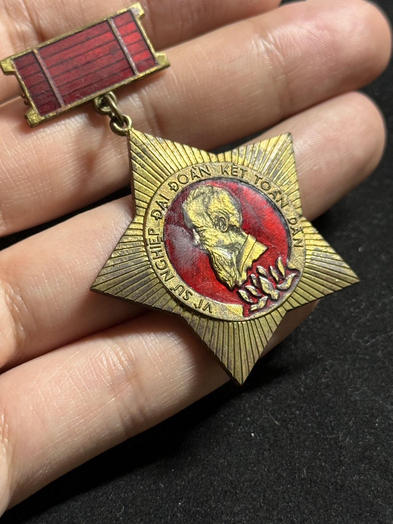 欢庆元旦！戎马世界章牌大赏第109期元旦大拍 越南 为民族大团结事业奋斗勋章 早期铜珐琅中国代工版本 授予严格 多授予越盟成员