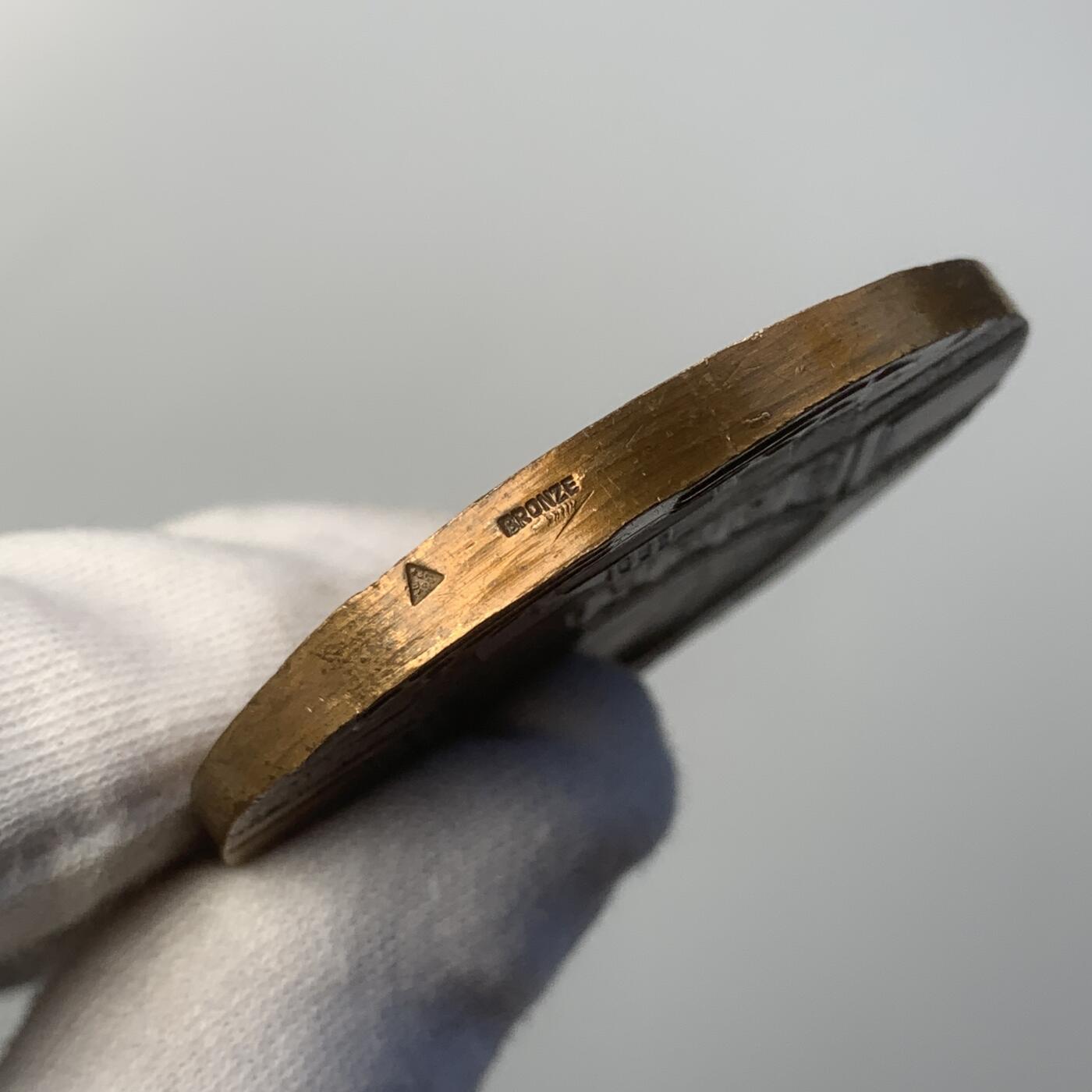 掌中浮雕-藏着的欧洲第047场  法国参议院卢森堡宫铜章，50mm，60.8g