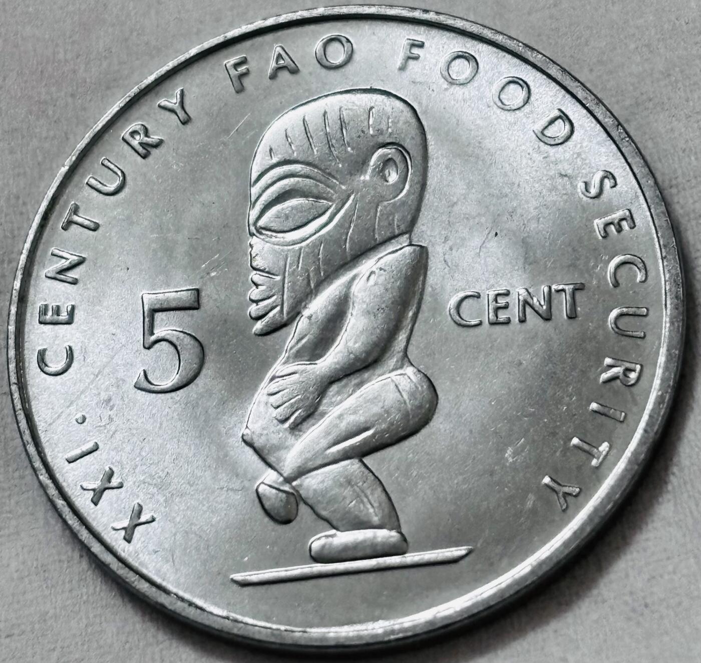 文馨钱币收藏第 286 场，圣诞节专场【 长期接收代拍品低至 0 佣金】 原光品相 2000 年库克 5 分 FAO 纪念币，独年份