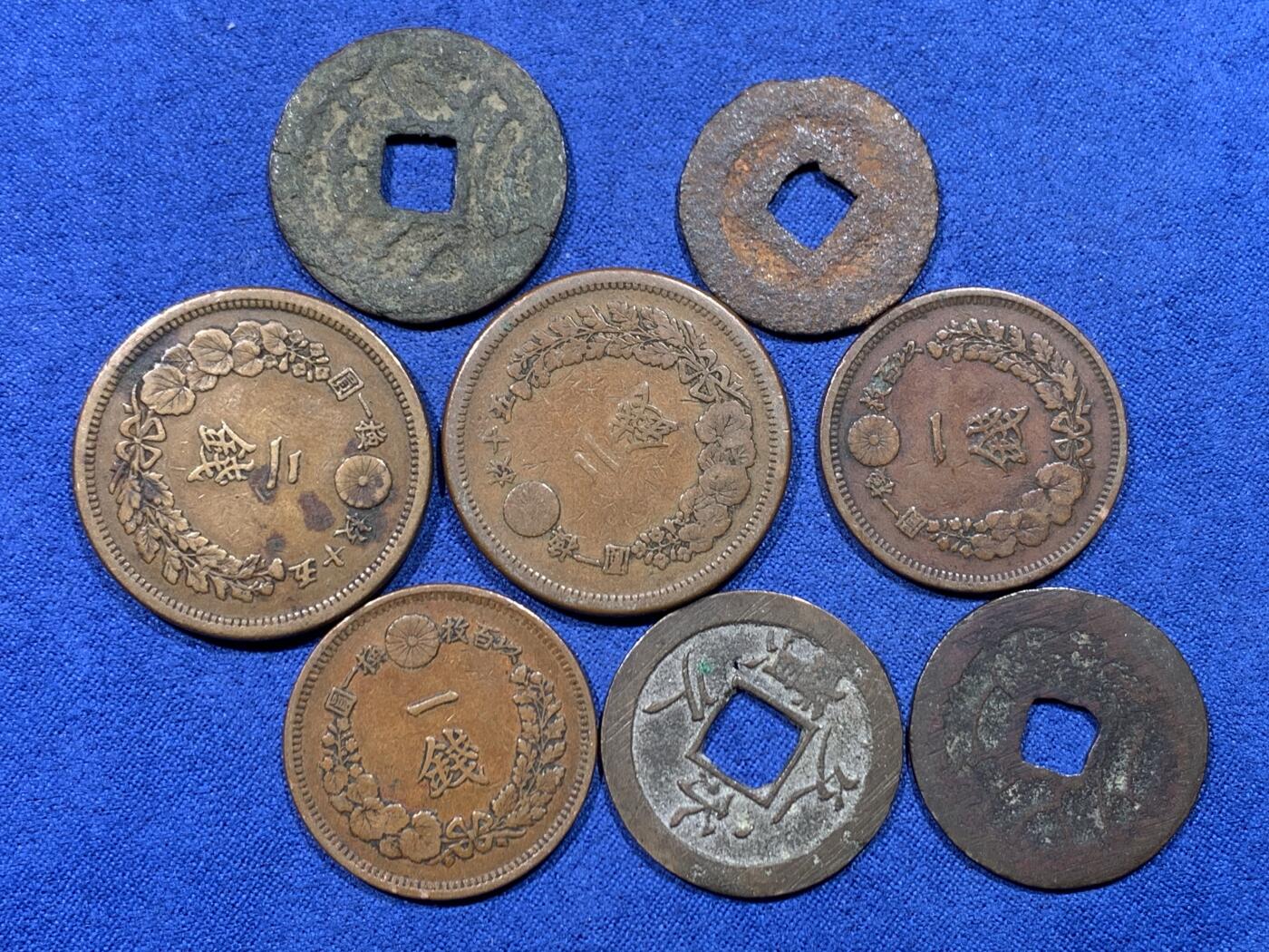 《竞宝斋》第450场 周日，周一，周二  3场连拍 （全场包邮，欢迎送拍） 八枚一组 日本明治七年/八年一钱+明治八年/九年两钱+文久永宝3枚+宽永铁钱1枚