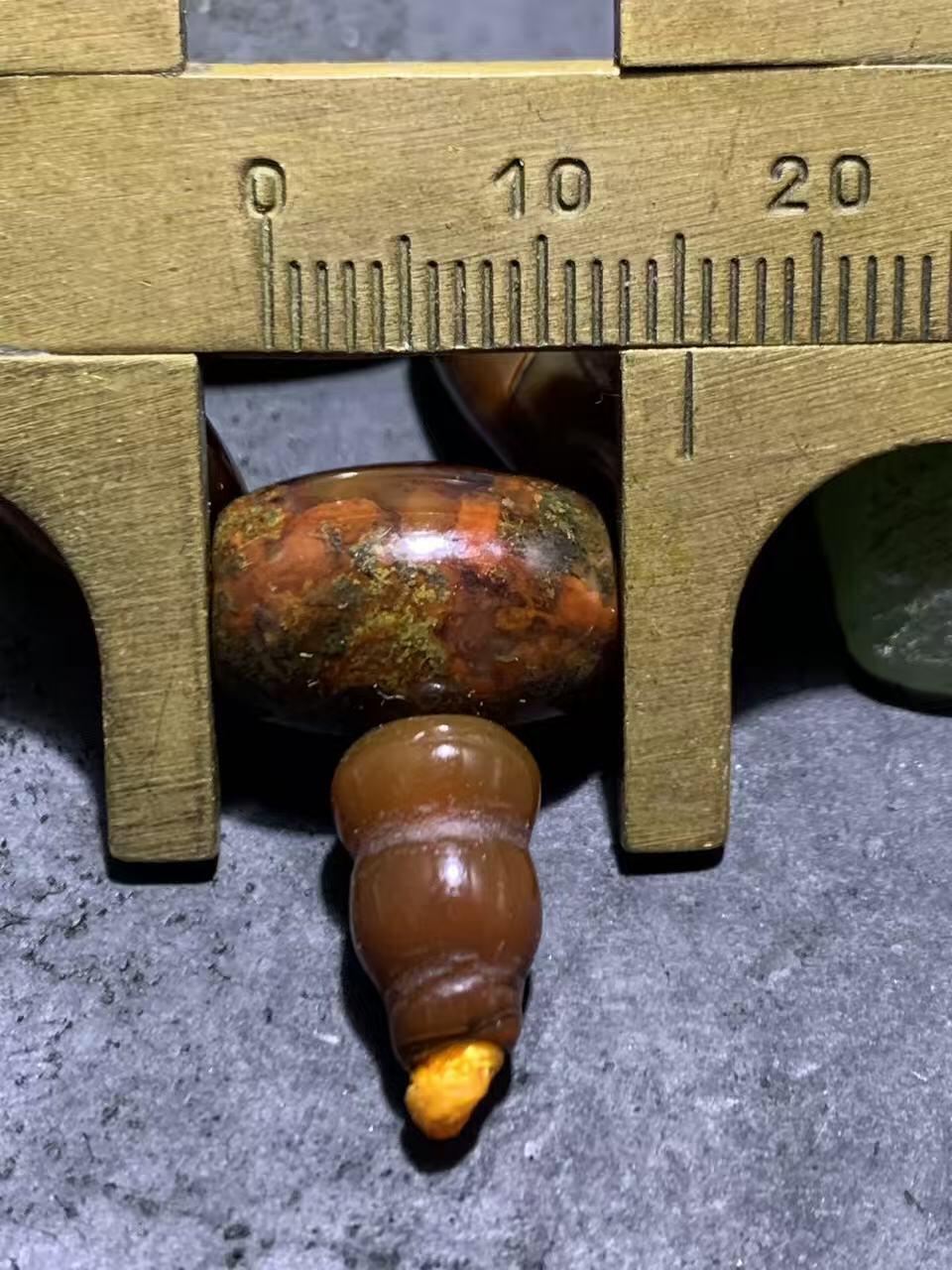 战国红玛瑙配饰一套，。