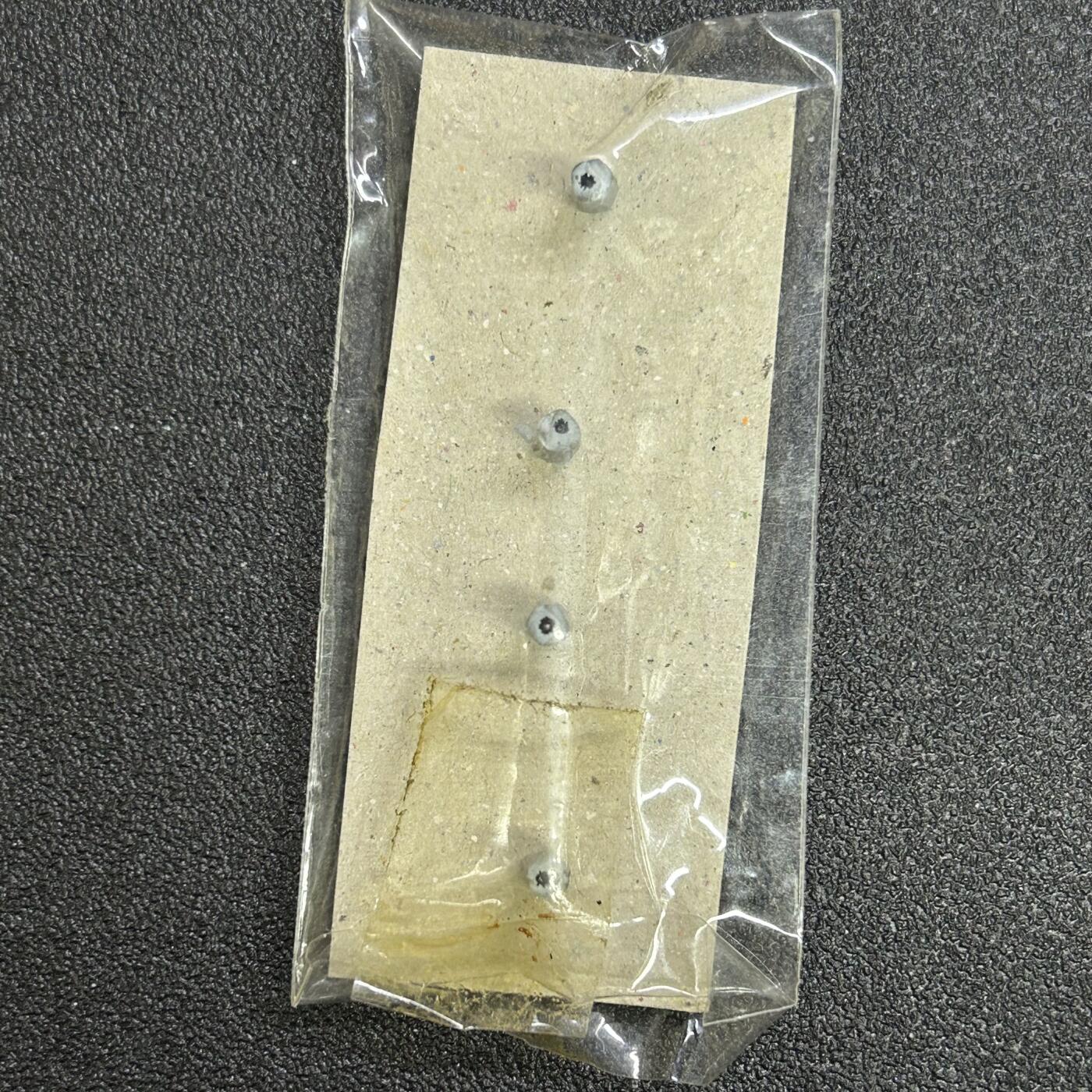 西秦中古拍卖第七十期 泰国皇家空军上尉军衔 库存未使用 带包装