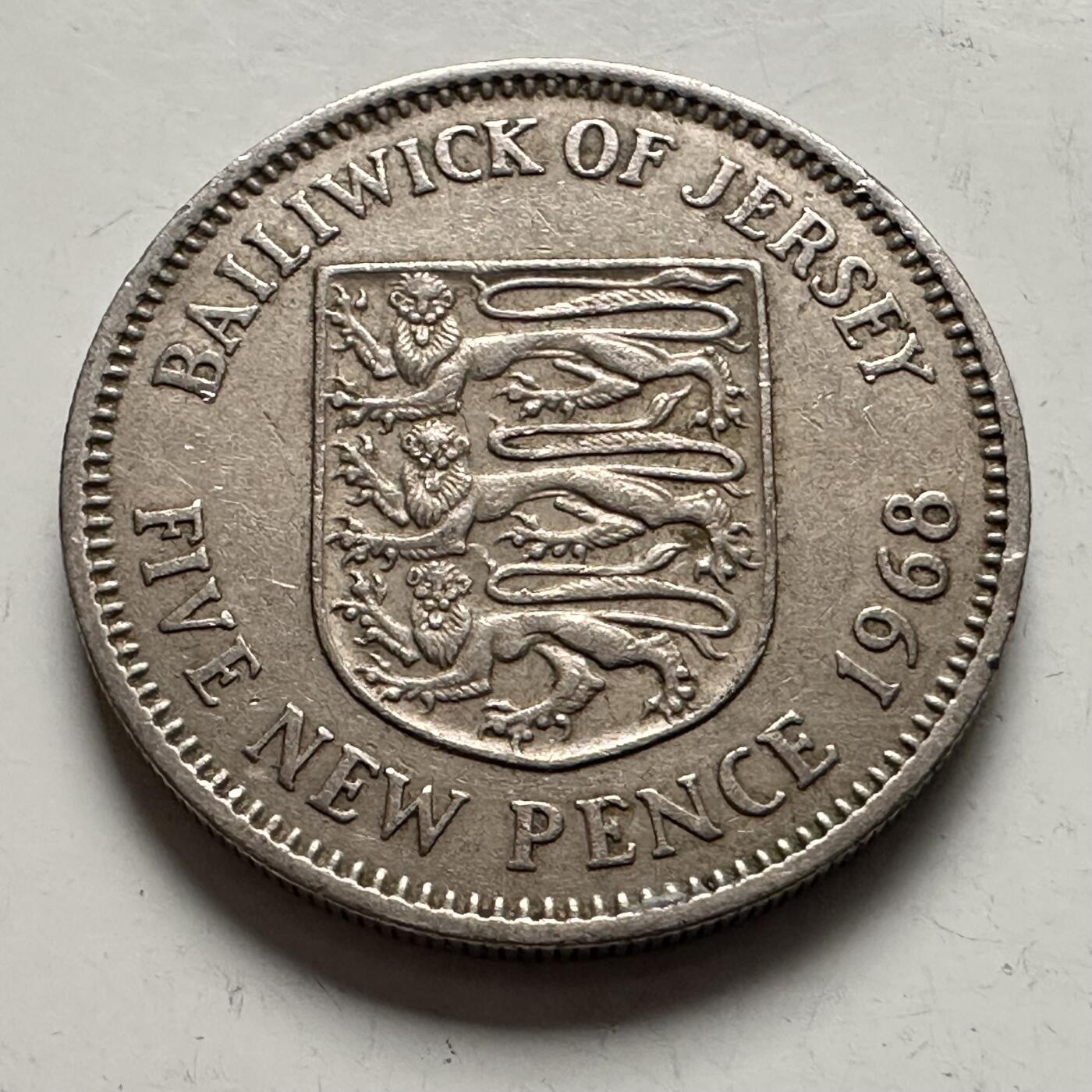 🌹外币初藏🌹🐯2025年第144场  每周二四六晚8️⃣点 接代拍 泽西岛1968年5便士 a