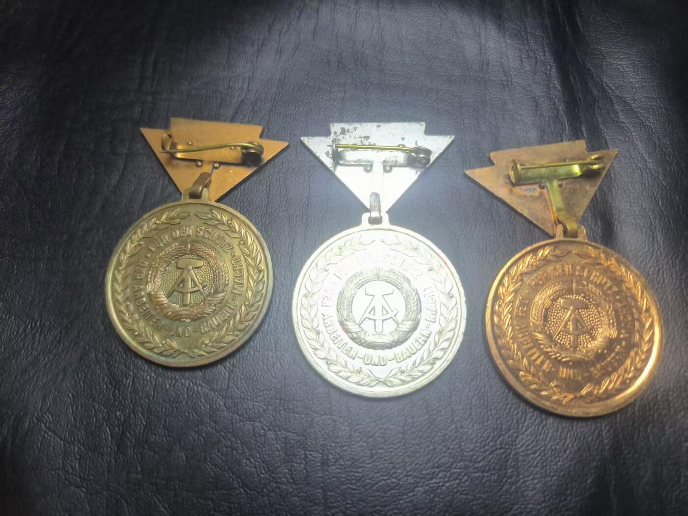 罗岚⭐爱藏⭐甄选专拍第二场-分享拍场赚佣（实体店在建中···） 民主德国人民军预备役军官奖章一组 早期版大全套 均好品