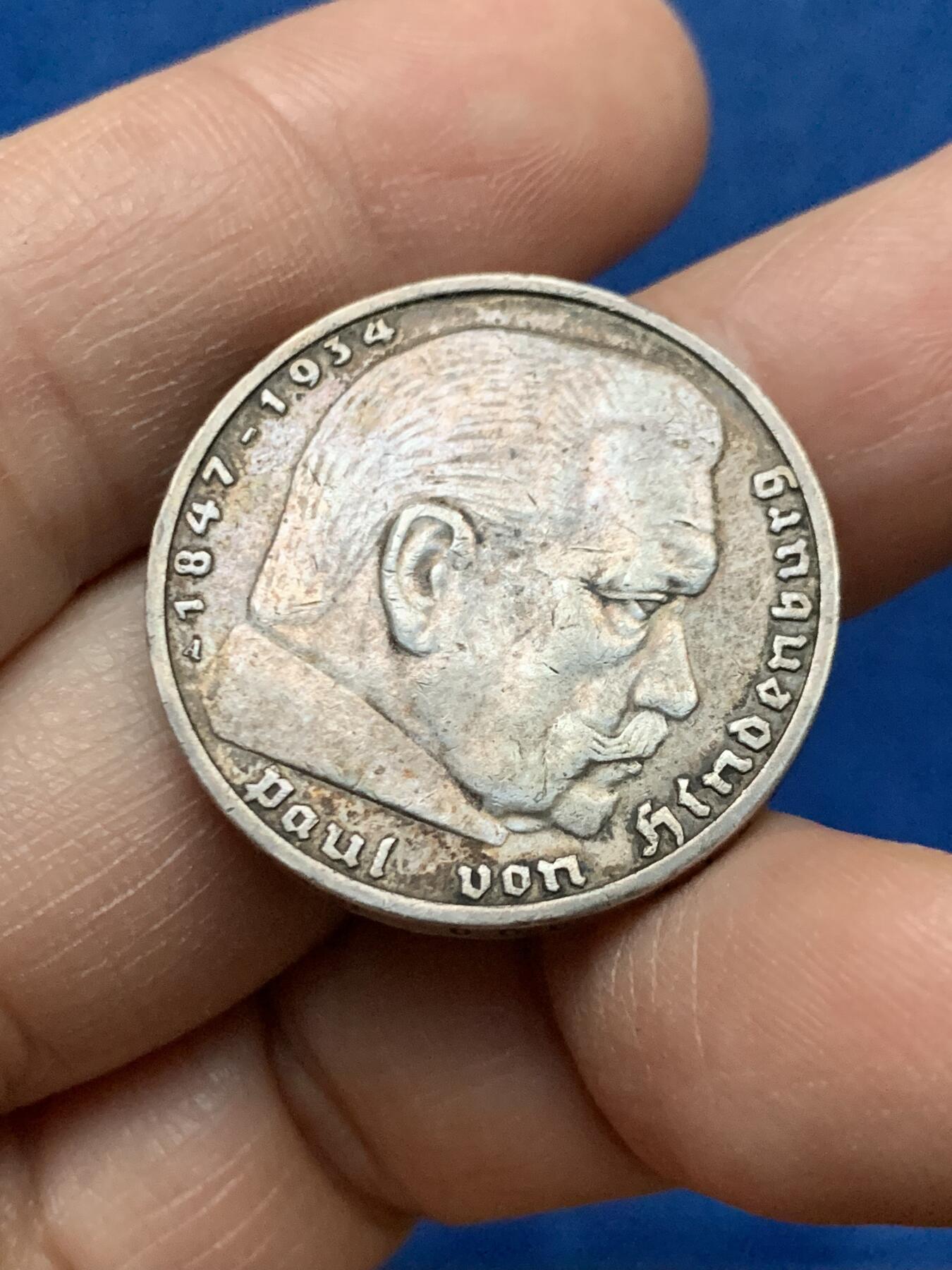 《竞宝斋》第450场 周日，周一，周二  3场连拍 （全场包邮，欢迎送拍） 德国1936年A兴登堡5马克银币 黑灰色包浆