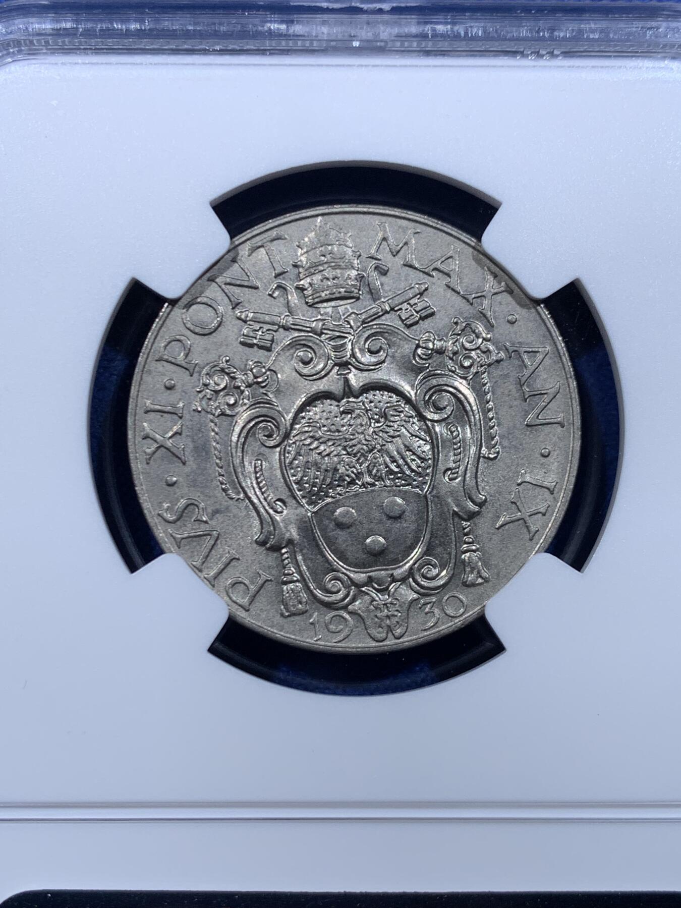 《竞宝斋》第450场 周日，周一，周二  3场连拍 （全场包邮，欢迎送拍） NGC MS63 梵蒂冈1930扛羊二里拉镍币，原光好品相，经典品种