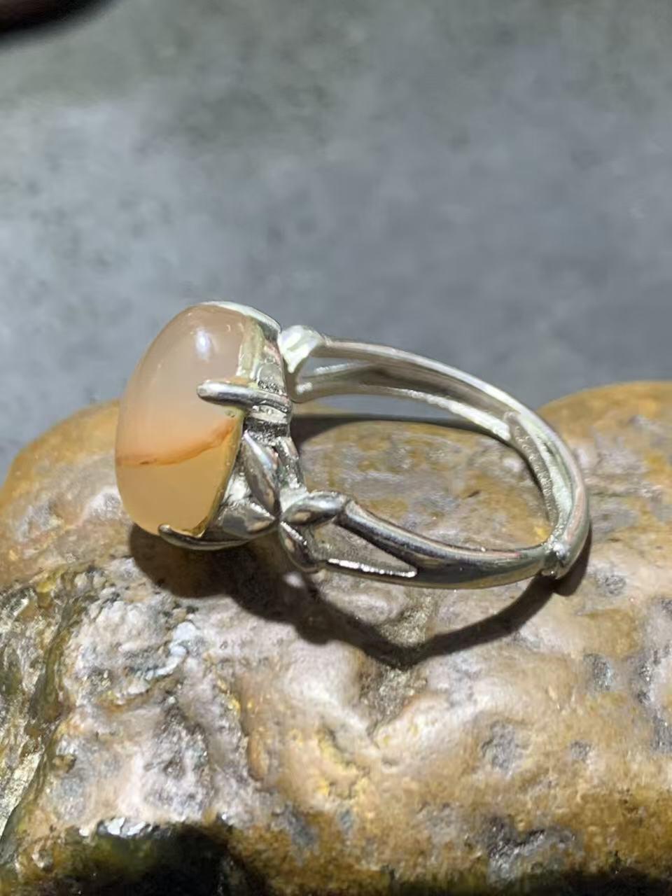 精美荔枝冻飘红南红玛瑙活口戒指一枚