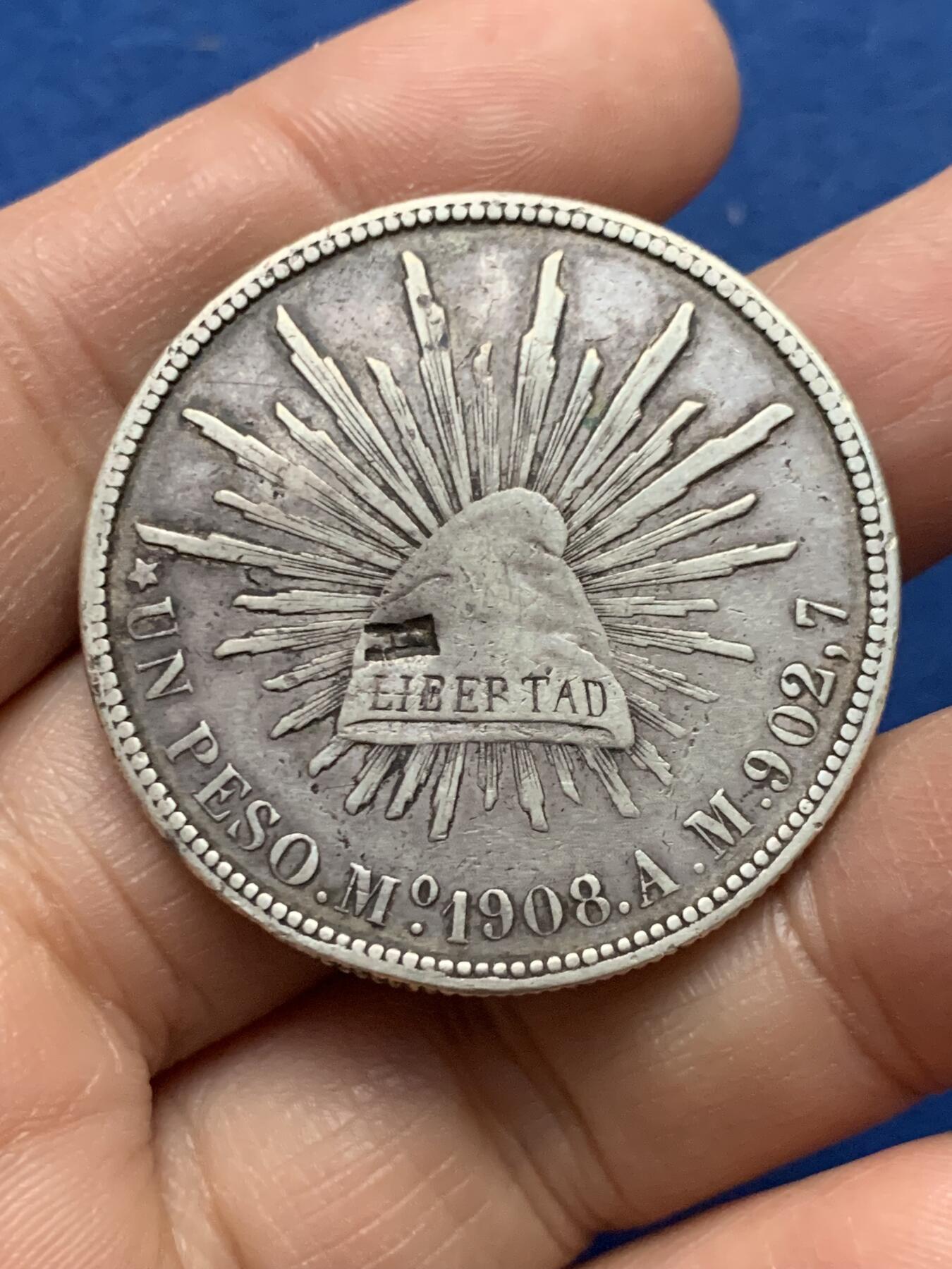 《竞宝斋》第450场 周日，周一，周二  3场连拍 （全场包邮，欢迎送拍） 墨西哥1908年鹰洋银币，双面有戳，细节见图。