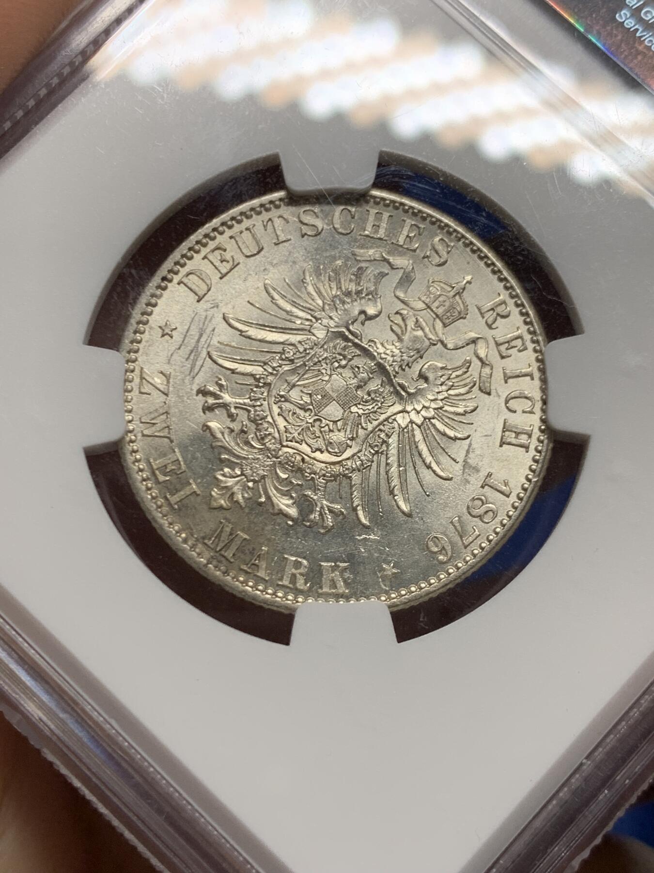 《竞宝斋》第450场 周日，周一，周二  3场连拍 （全场包邮，欢迎送拍） NGC UNCD 德国 1876A 普鲁士 威廉一世皇帝 2马克 银币 德意志第二帝国早期银币，数量稀少，可惜有一处小缺陷