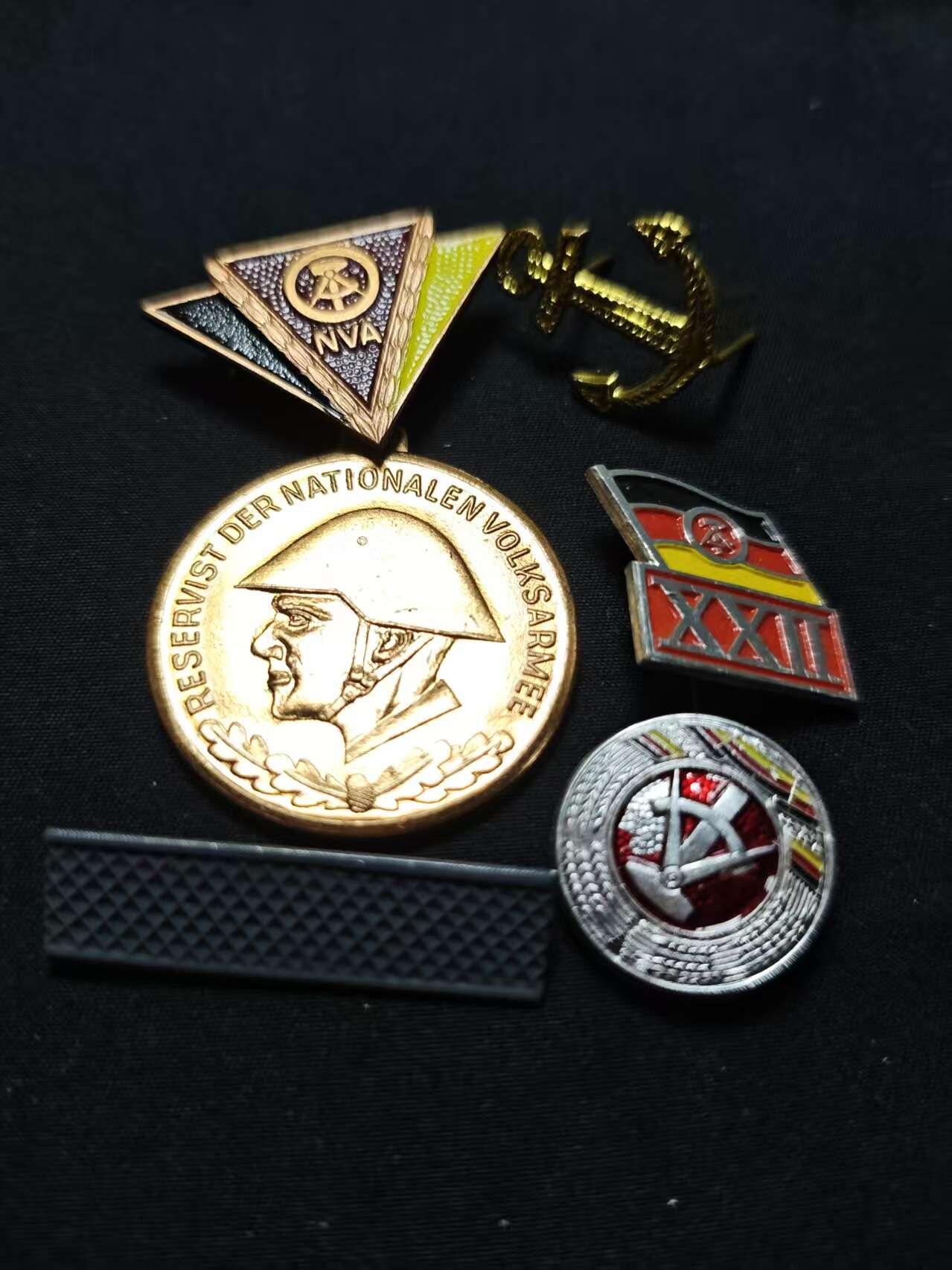 罗岚⭐爱藏⭐甄选专拍第二场-分享拍场赚佣（实体店在建中···） 民主德国勋赏一组（预备役军官奖章 建国十二周年）