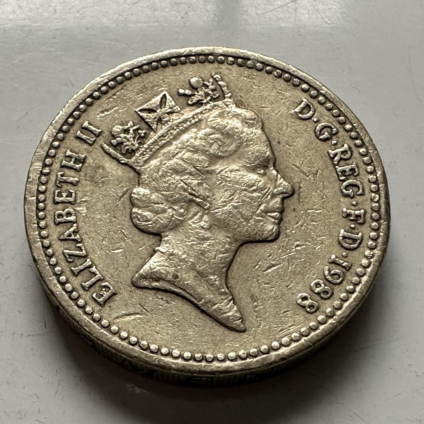 🌹外币初藏🌹🐯2025年第144场  每周二四六晚8️⃣点 接代拍 英国1988年一英镑