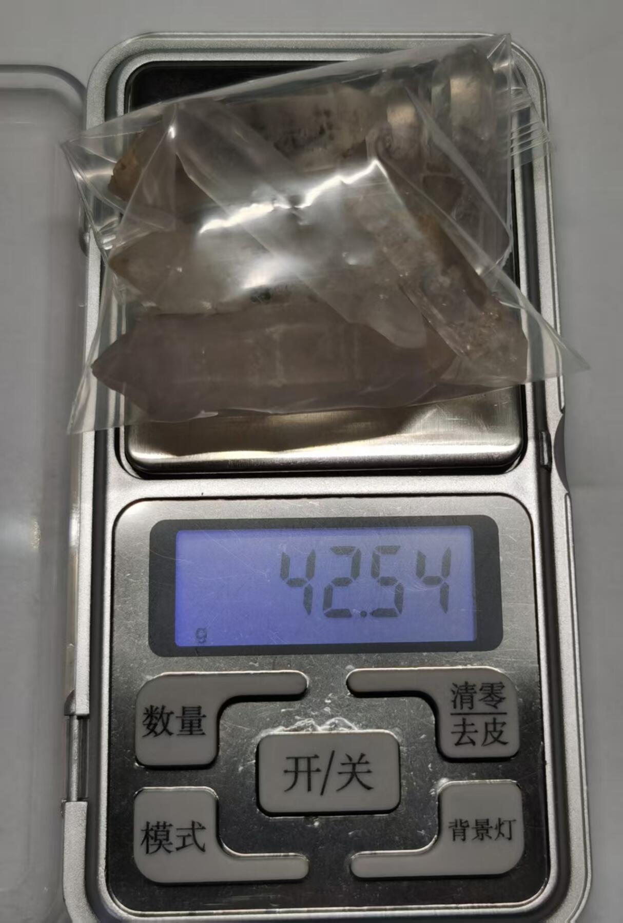 七河·世界钱币杂件水晶矿标小拍（总第31期） 藏家出品 X672（4） 周正双尖长条 云贵闪灵水晶原石 一组8件 本件拍品由合作藏家邮寄