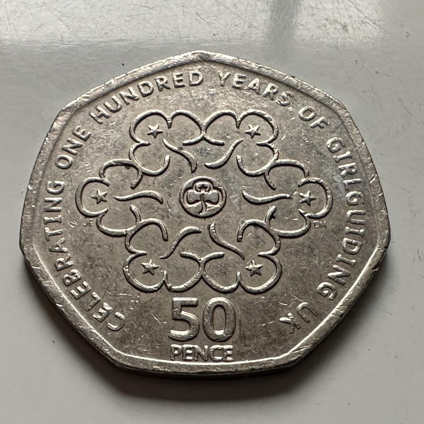 🌹外币初藏🌹🐯2025年第144场  每周二四六晚8️⃣点 接代拍 英国2010年50便士 纪念币 a