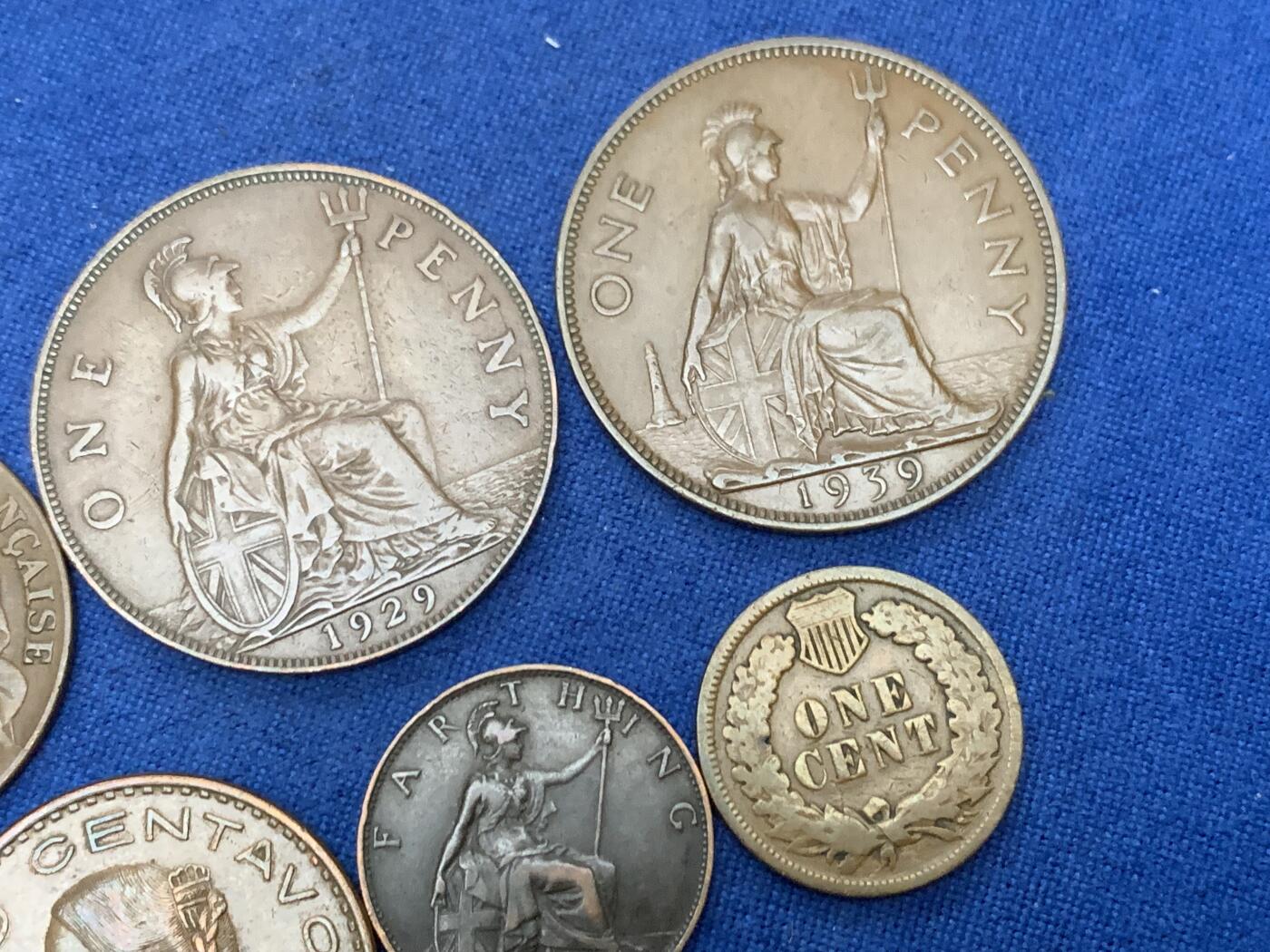 《竞宝斋》第450场 周日，周一，周二  3场连拍 （全场包邮，欢迎送拍） 六枚一组 巧克力老包浆铜币：1899美国印第安头1分，1895英国披纱1法新，1929英国乔五1便士，1939英国乔六1便士，1944墨西哥5分，1922法属印支百分之一