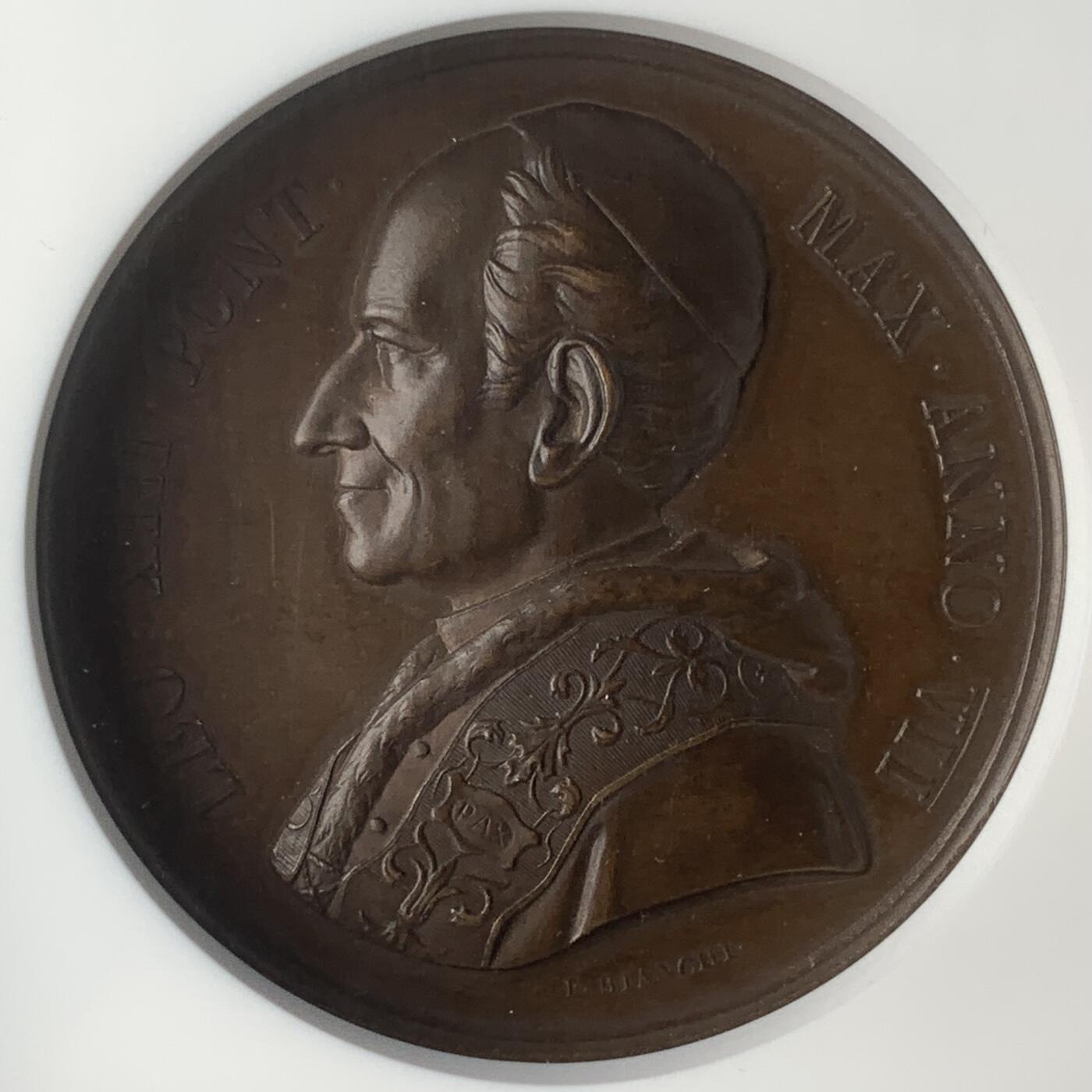 掌中浮雕-藏着的欧洲第047场 NGC MS63 : 1884年拉特朗圣若望大殿门廊扩建铜章，正面为教皇利奥十三世，43mm