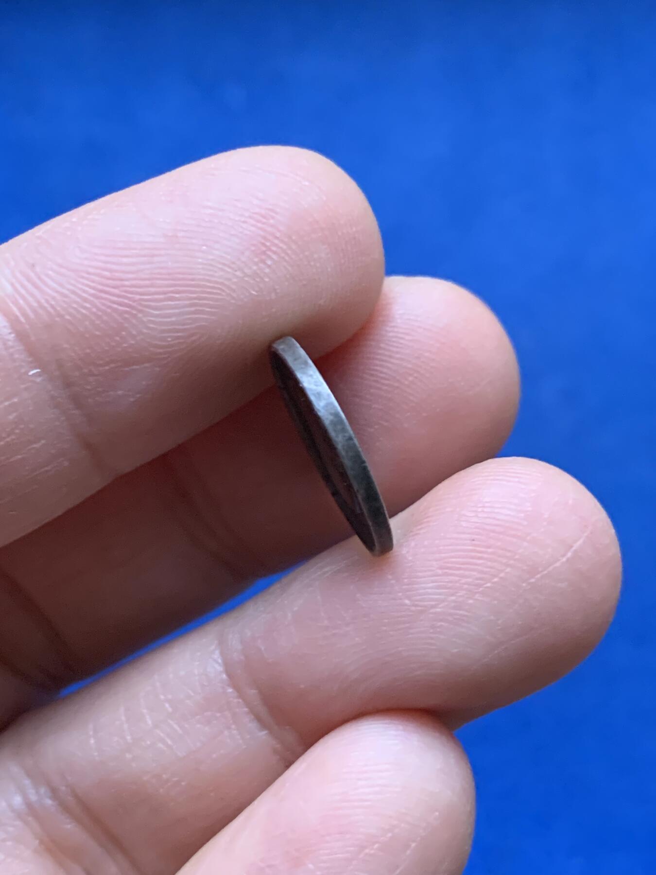 《竞宝斋》第450场 周日，周一，周二  3场连拍 （全场包邮，欢迎送拍） 法国1856年拿破仑四世洗礼纪念银章，正面拿破仑四世，背面拿破仑三世夫妇头像，15.7mm，1.85克，有划痕