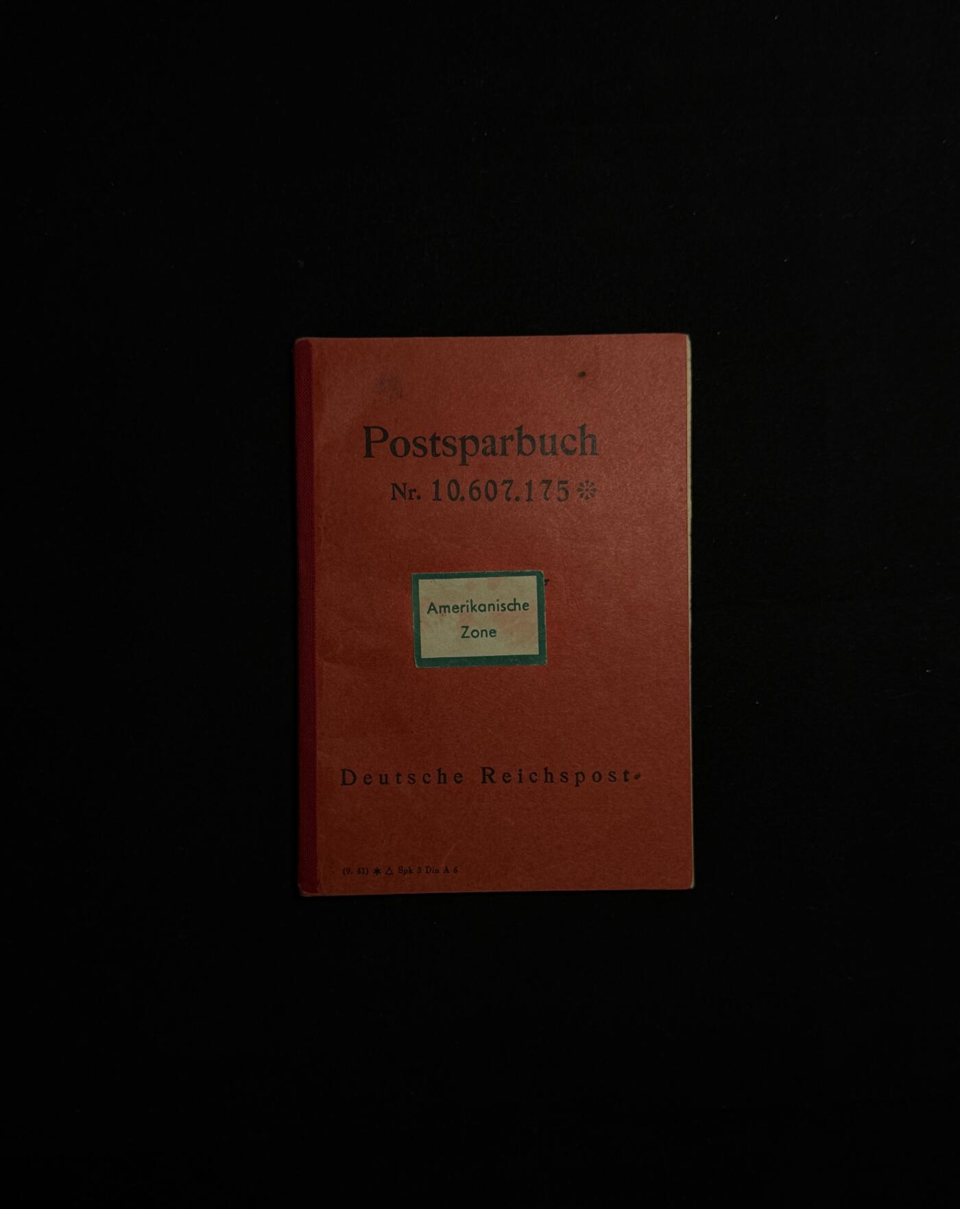 欢庆元旦！戎马世界章牌大赏第109期元旦大拍 铭记历史，珍爱和平！德国二战家庭储蓄本，拥有者埃里希．冯．登．巴赫ss上将，骑士铁十字获得者 东线镇压游击队总指挥，参与过镇压华沙起义