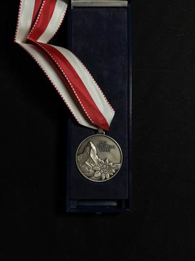 欢庆元旦！戎马世界章牌大赏第109期元旦大拍 - 瑞典滑雪奖章