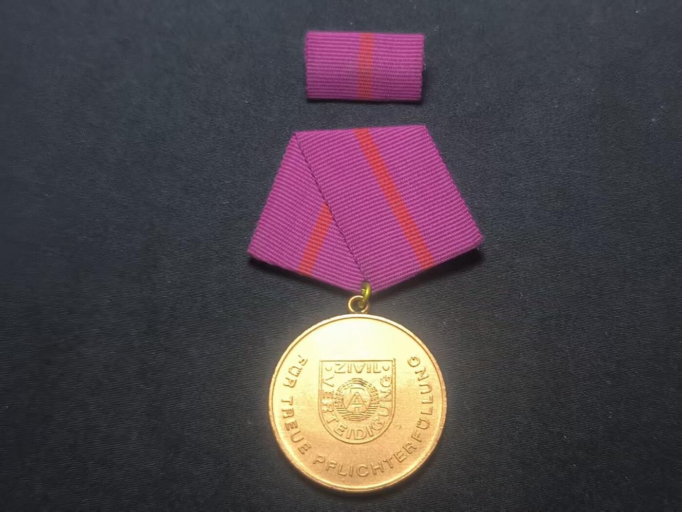 罗岚⭐爱藏⭐甄选专拍第二场-分享拍场赚佣（实体店在建中···） 民主德国铜级民防忠诚服务奖章带略 完美品