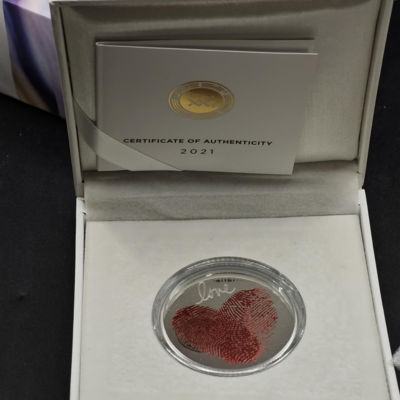 【淘币小摊】实时拍第八百三十六拍   银币套币场   满百包邮可预留二周 每周一统一发货   （少见）2021年加纳2赛地彩色精制银币 爱 1/2盎司999银 发行量：1千 盒证全