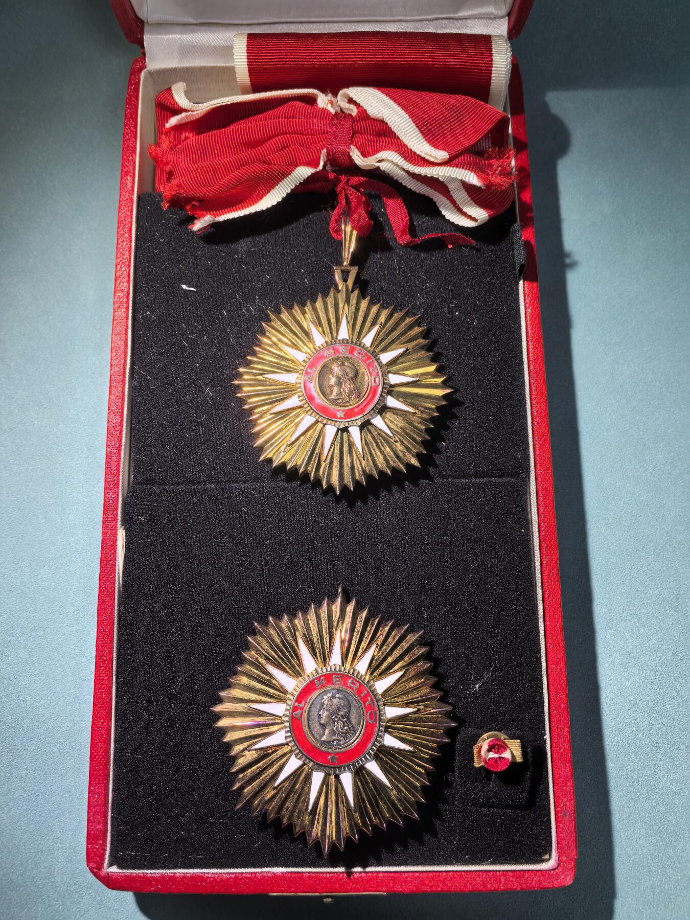 盛世勋华——号角文化勋章邮票专场拍卖第295期 阿根廷共和国大十字级五月勋章 原盒全套 少见