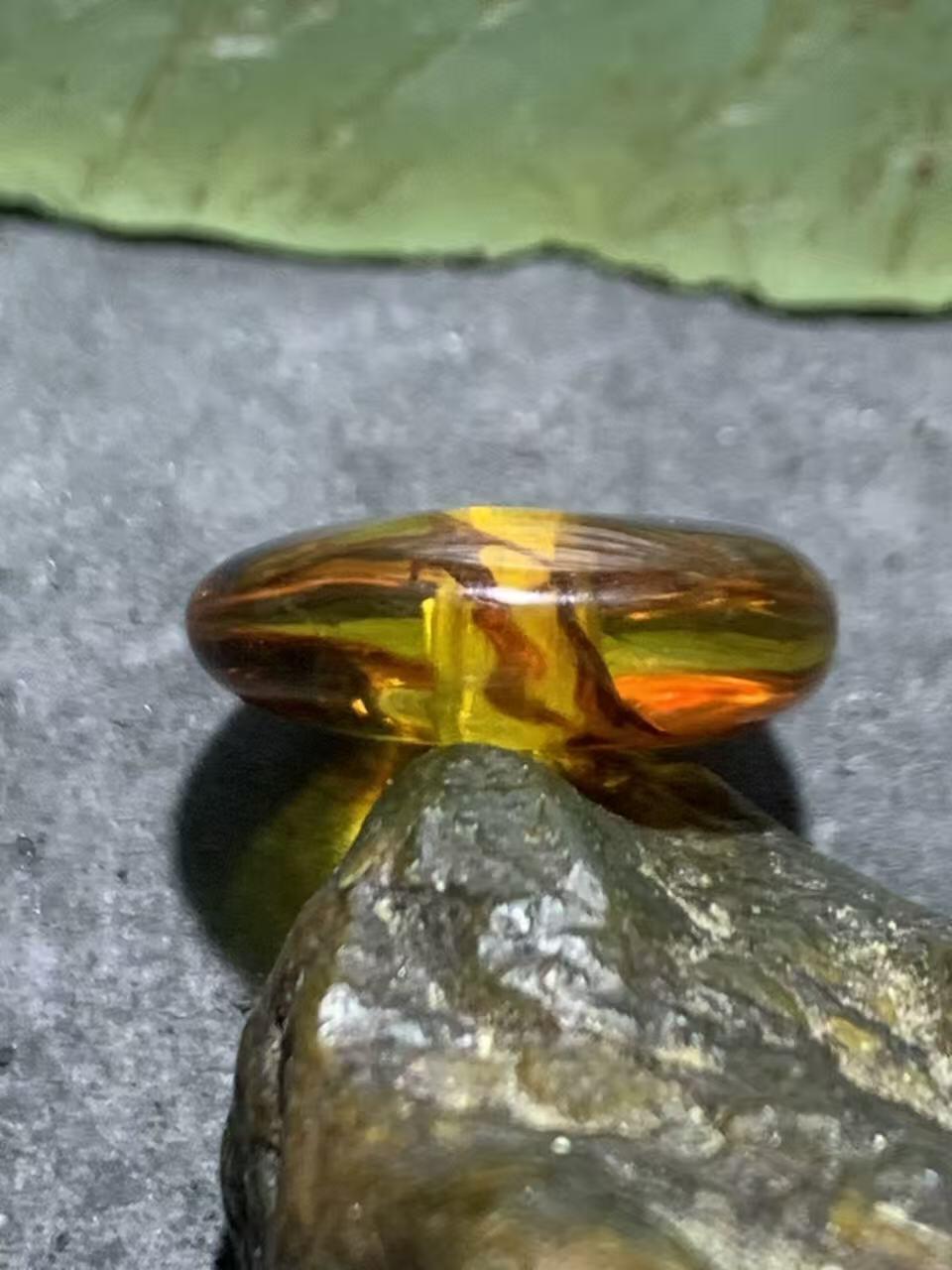 精美乌克兰花珀通货平安扣一个