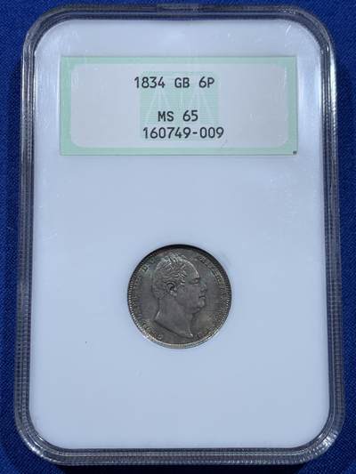 《竞宝斋》第450场 周日，周一，周二  3场连拍 （全场包邮，欢迎送拍） - NGC MS65 英国 1834年 威廉四世6便士银币 早期小胖盒子 状态极好 包浆也漂亮 五彩包浆