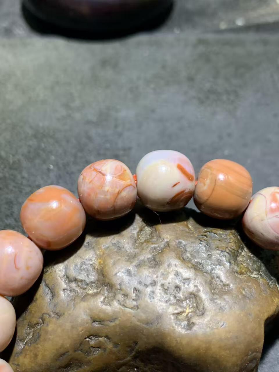 川料南红玛瑙老形桶珠手串一条，