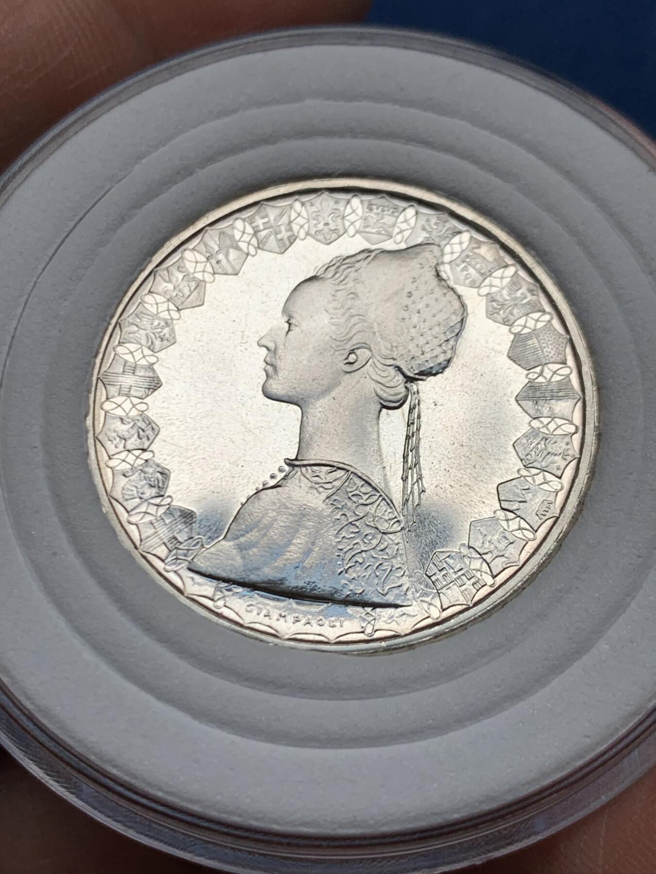 《竞宝斋》第450场 周日，周一，周二  3场连拍 （全场包邮，欢迎送拍） 意大利1975年帆船少女500里拉精制银币