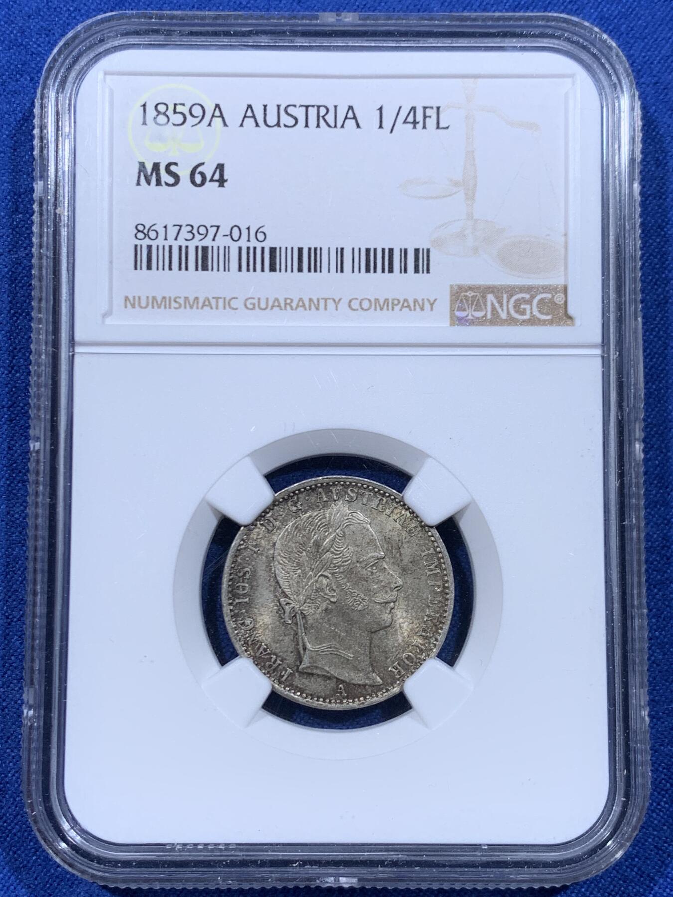 《竞宝斋》第450场 周日，周一，周二  3场连拍 （全场包邮，欢迎送拍） NGC MS64 奥地利1859年1/4弗罗林银币 完整漂亮的原光淡黄包浆 64也很不容易达到了 弗朗茨约瑟夫改用弗罗林币制初期 第三版年轻头像 双头鹰纹章哈布斯堡-奥地利-洛林盾徽