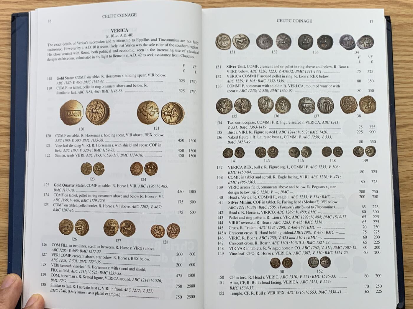 《竞宝斋》第450场 周日，周一，周二  3场连拍 （全场包邮，欢迎送拍） 2026最新版英国钱币标准目录，完整收录英国从打制币到10进制前的钱币，英系藏家必备，PCGS和NGC官方参考目录，约1.15公斤。