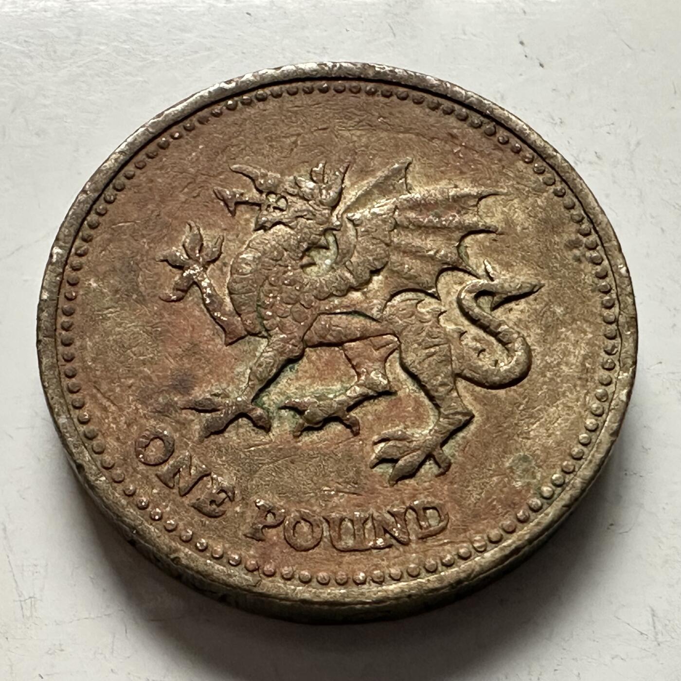 🌹外币初藏🌹🐯2025年第144场  每周二四六晚8️⃣点 接代拍 英国2000年一英镑