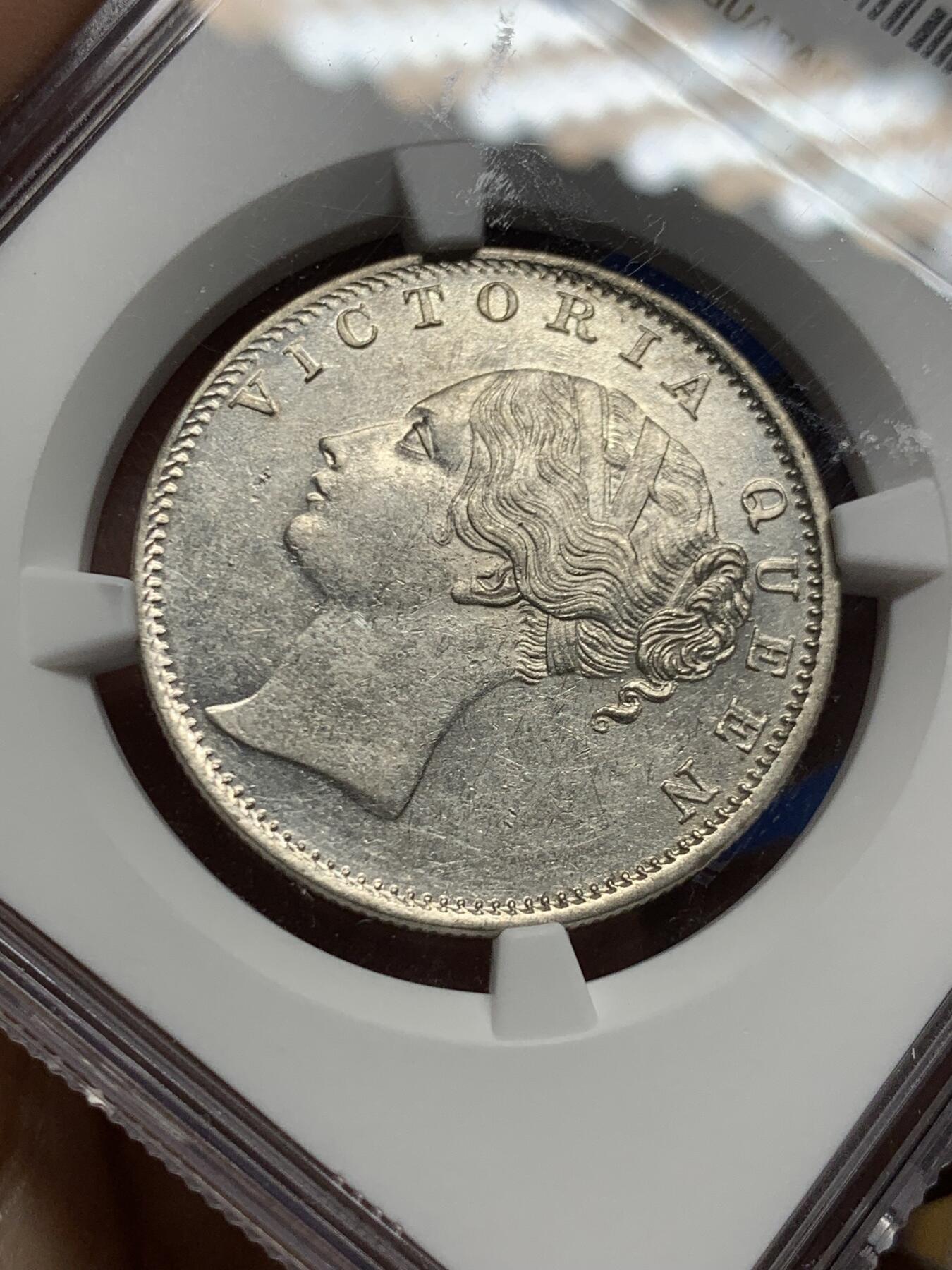 《竞宝斋》第450场 周日，周一，周二  3场连拍 （全场包邮，欢迎送拍） NGC AU58 英属印度1840年C版小维单辫版1卢比银币