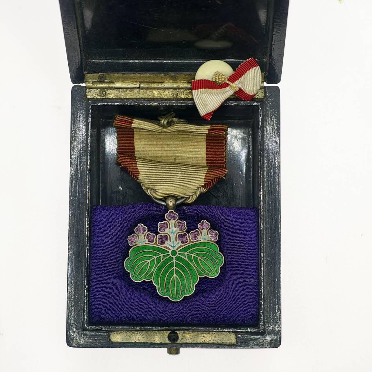 勋章奖章交易所2025年12月28拍卖 西南战争青叶带原盒带略稀有