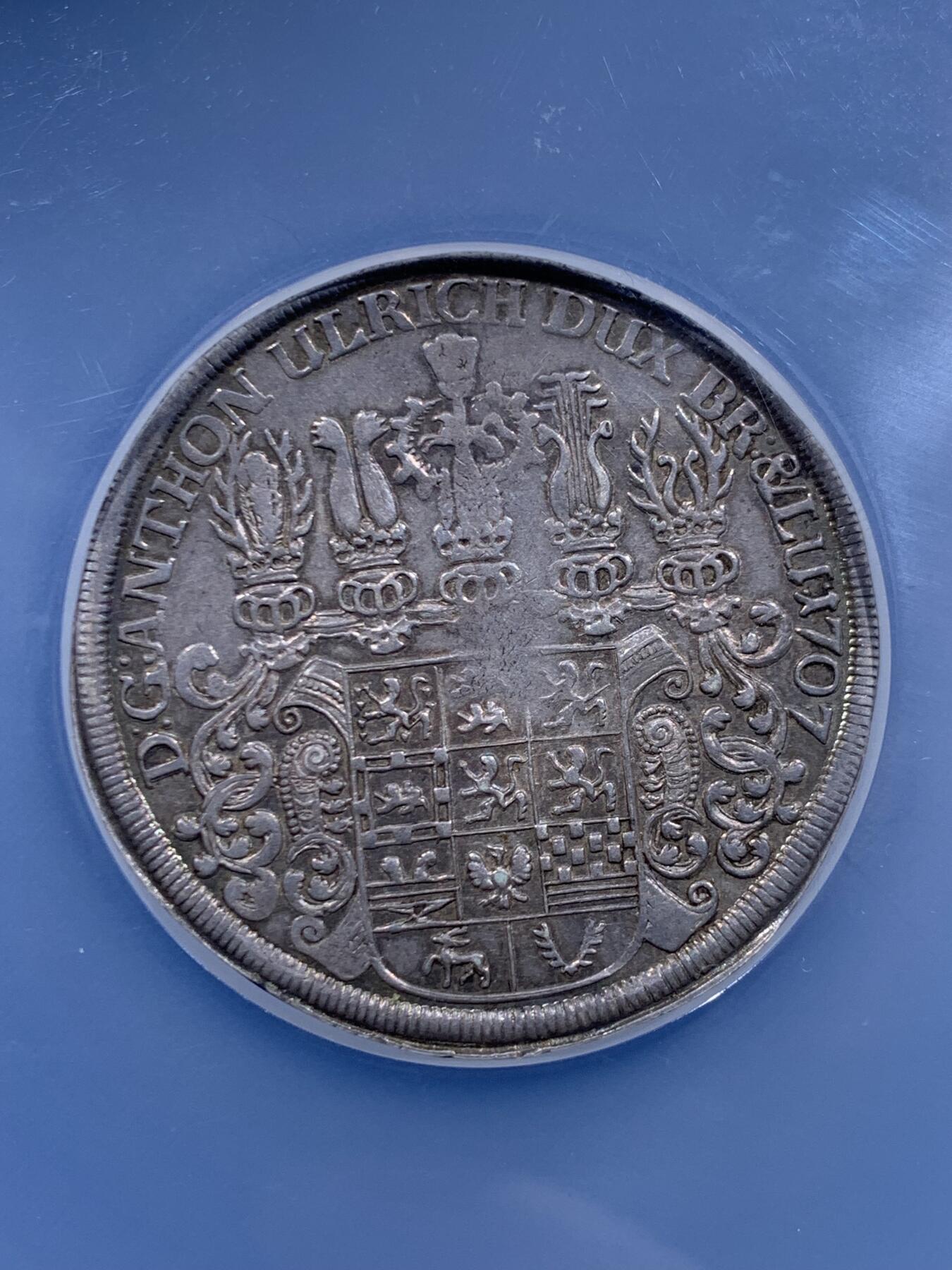 《竞宝斋》第450场 周日，周一，周二  3场连拍 （全场包邮，欢迎送拍） NGC XF45 德意志邦国布伦瑞克-沃尔芬比特尔公国1707年安东尼·乌尔里希-野人泰勒银币 少见品 加大盒