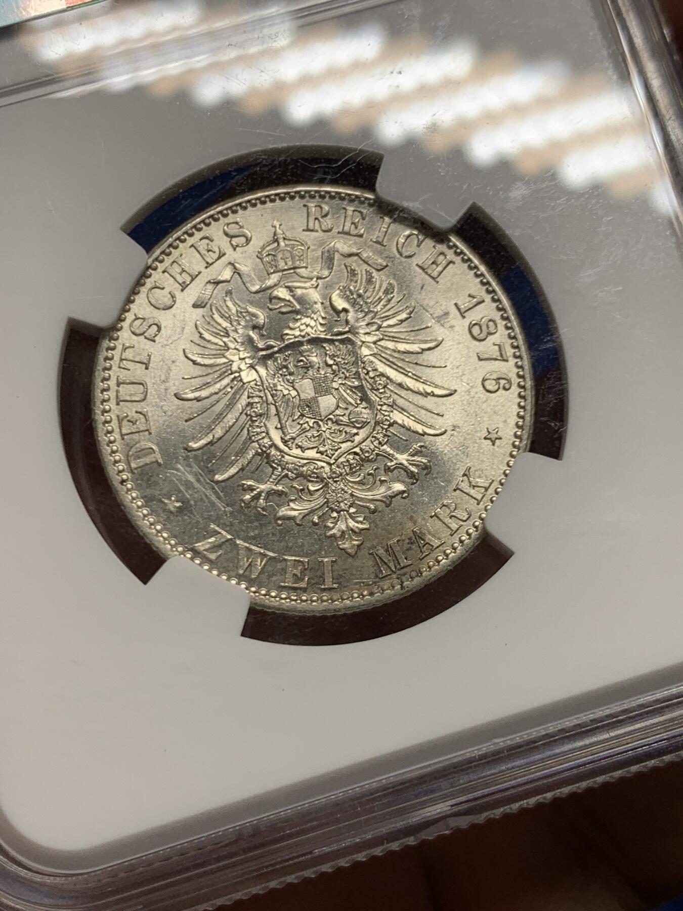 《竞宝斋》第450场 周日，周一，周二  3场连拍 （全场包邮，欢迎送拍） NGC UNCD 德国 1876A 普鲁士 威廉一世皇帝 2马克 银币 德意志第二帝国早期银币，数量稀少，可惜有一处小缺陷