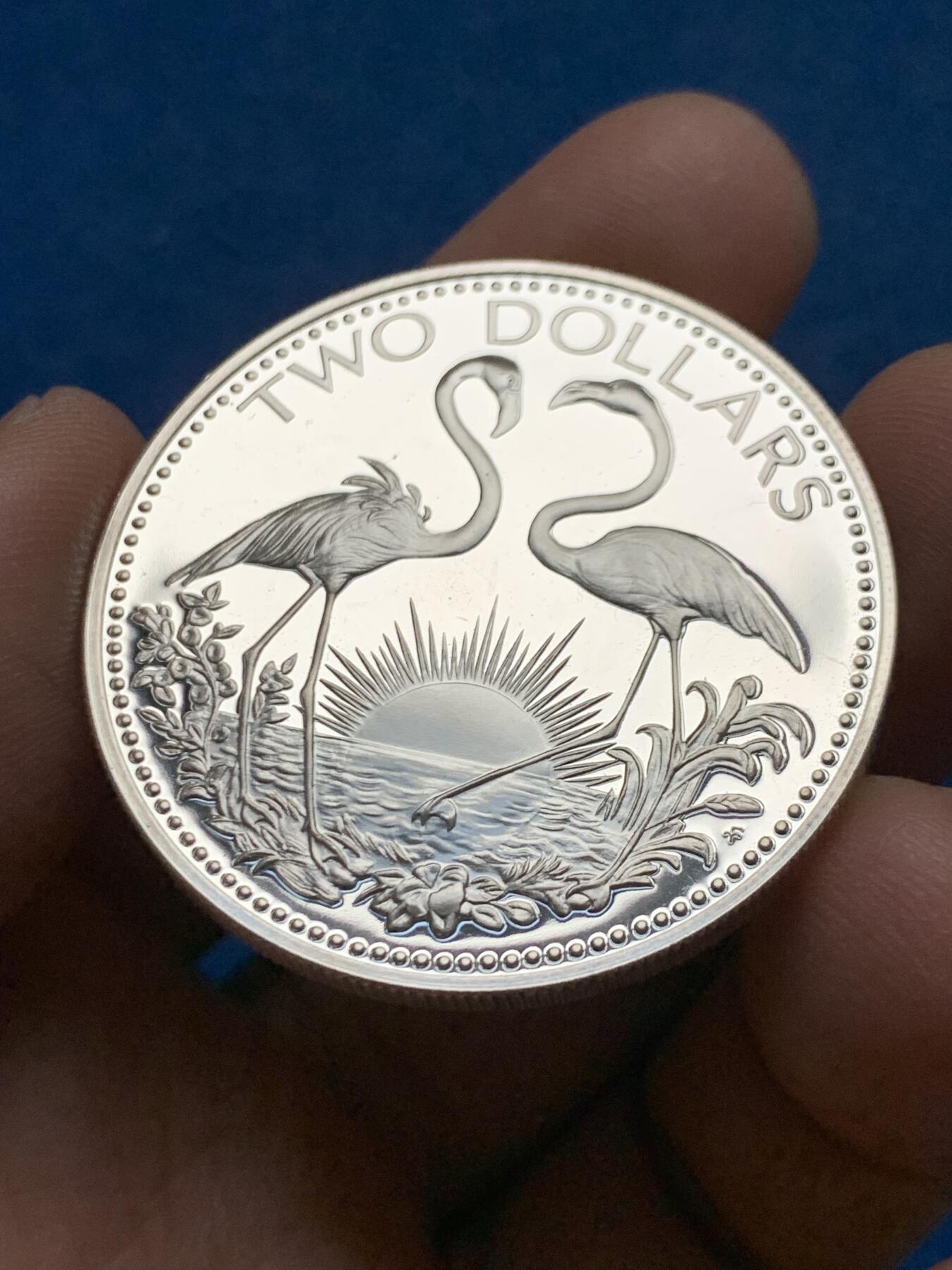 《竞宝斋》第450场 周日，周一，周二  3场连拍 （全场包邮，欢迎送拍） 巴哈马1974年精制2元银币（30.3克，925银）经典现代银币品种，设计精美