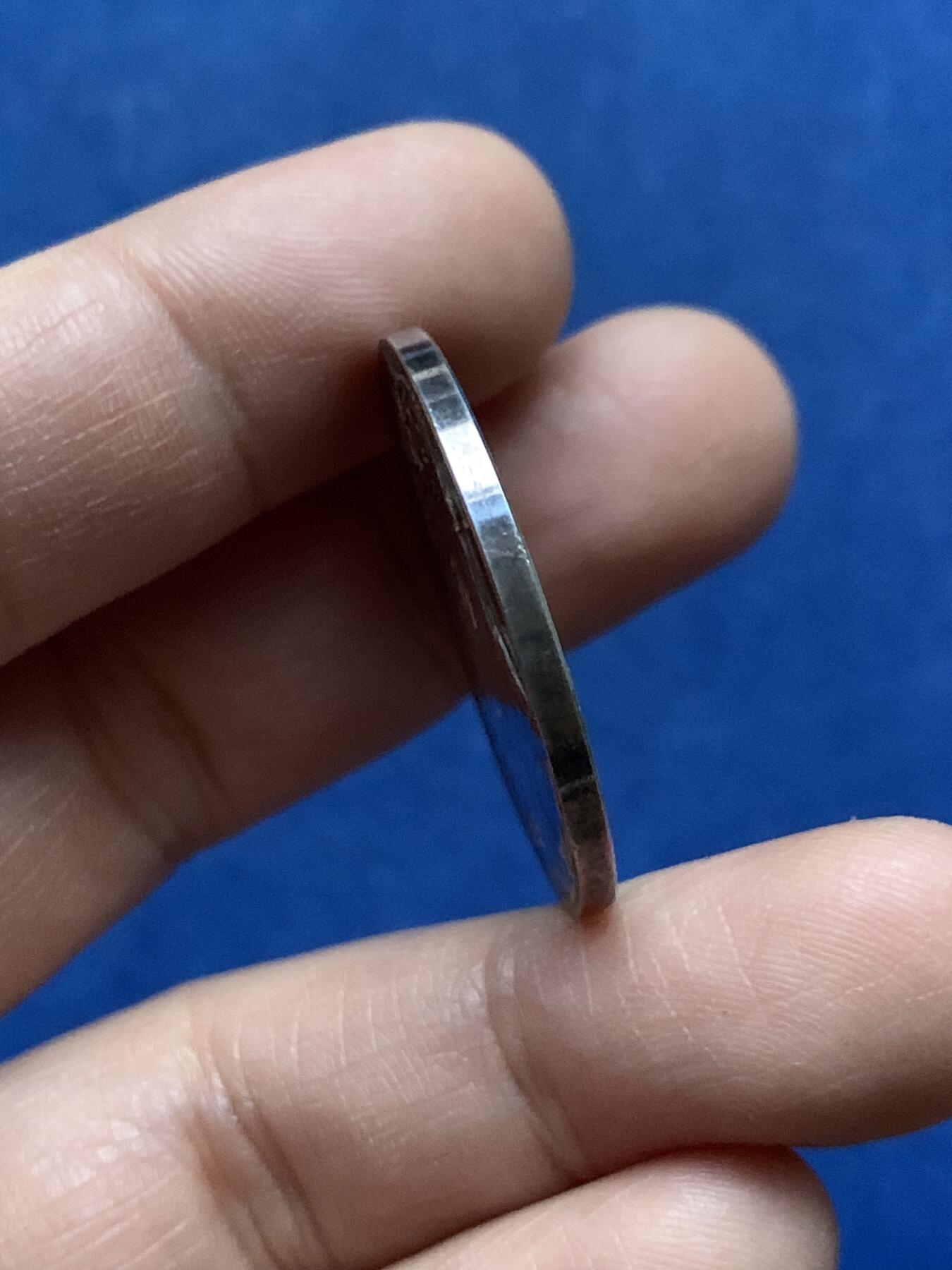 《竞宝斋》第450场 周日，周一，周二  3场连拍 （全场包邮，欢迎送拍） 英国1935年乔治五世银禧纪念银章 15.7克 31.5mm 原盒