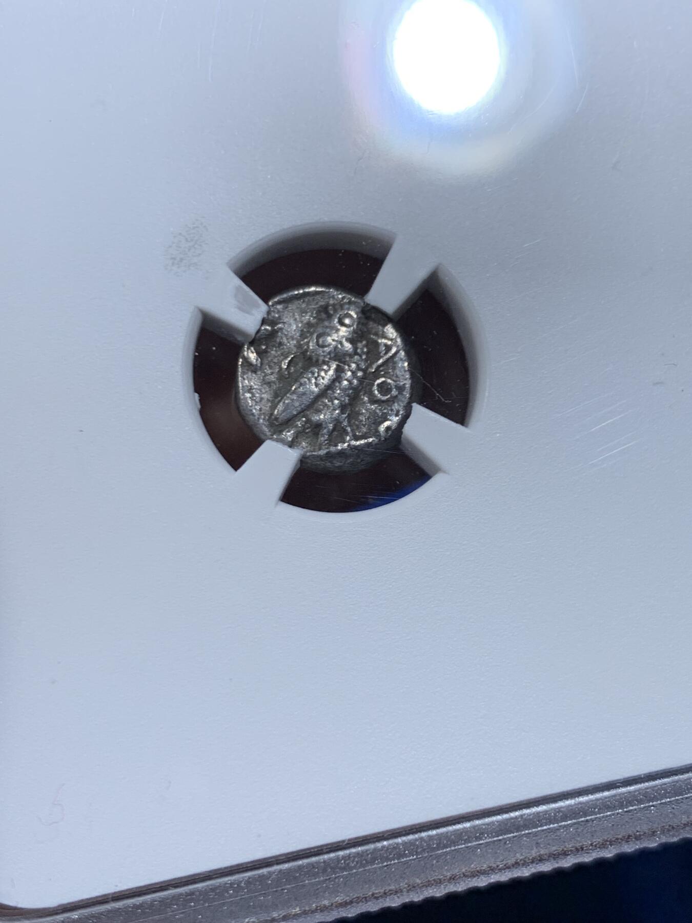 《竞宝斋》第450场 周日，周一，周二  3场连拍 （全场包邮，欢迎送拍） TQG VF 巴克特里亚 公元前325-294年 仿雅典城邦猫头鹰银币 非常有意思的品种 正反面打制图案清晰可见 东西方文化交流的见证